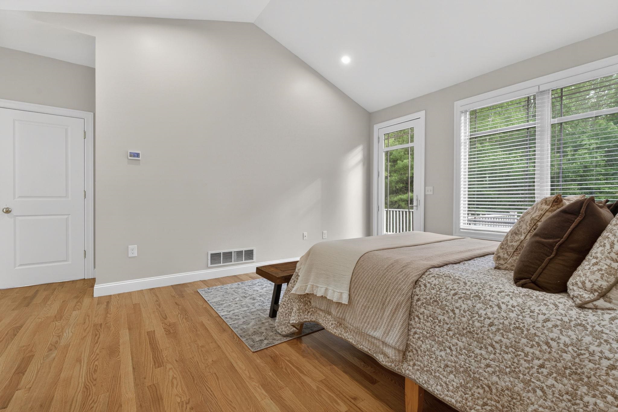 14 Mountain Village Rd, Windham, NH 03087