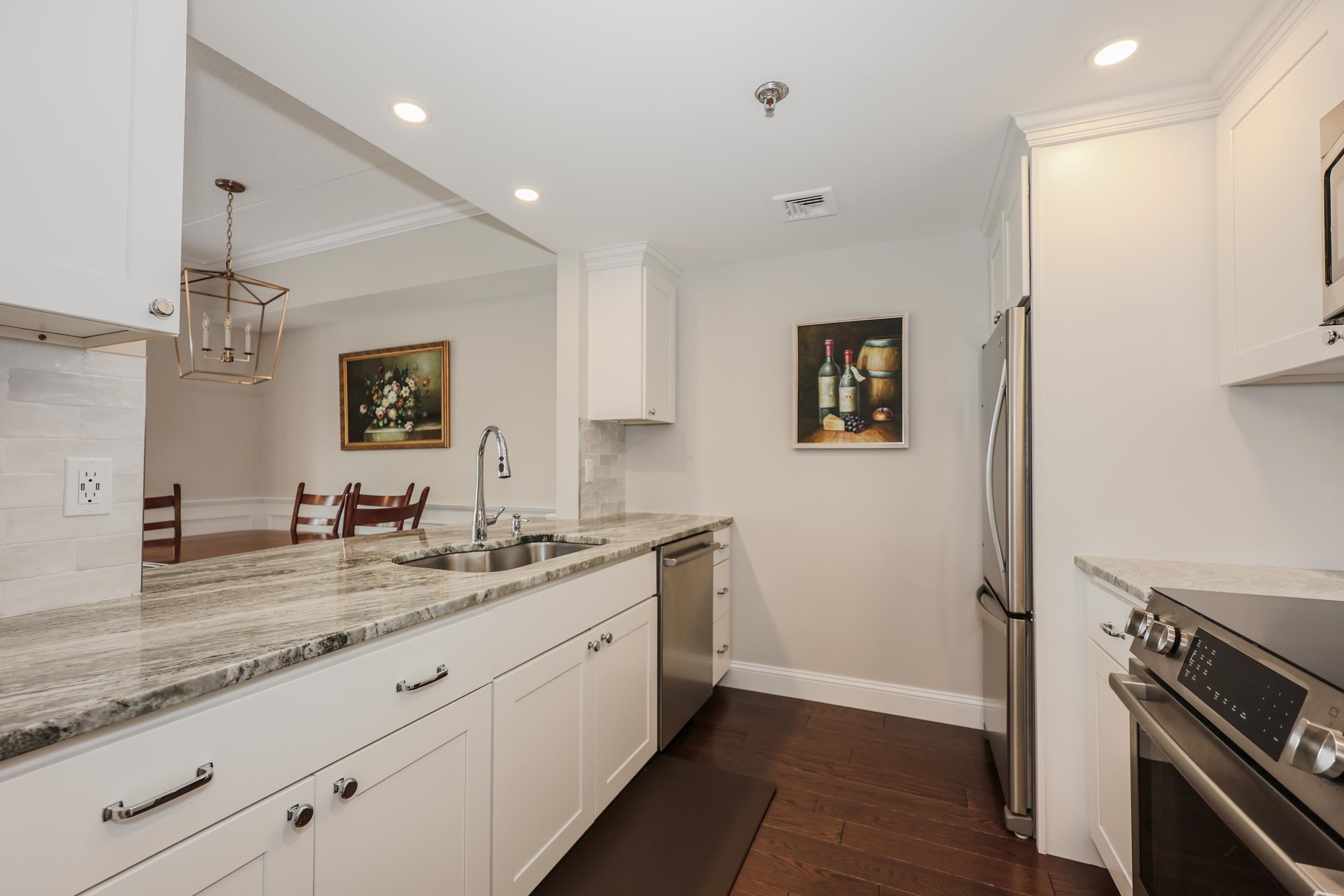 10 Mountain Laurels Dr #408, Nashua, NH 03062