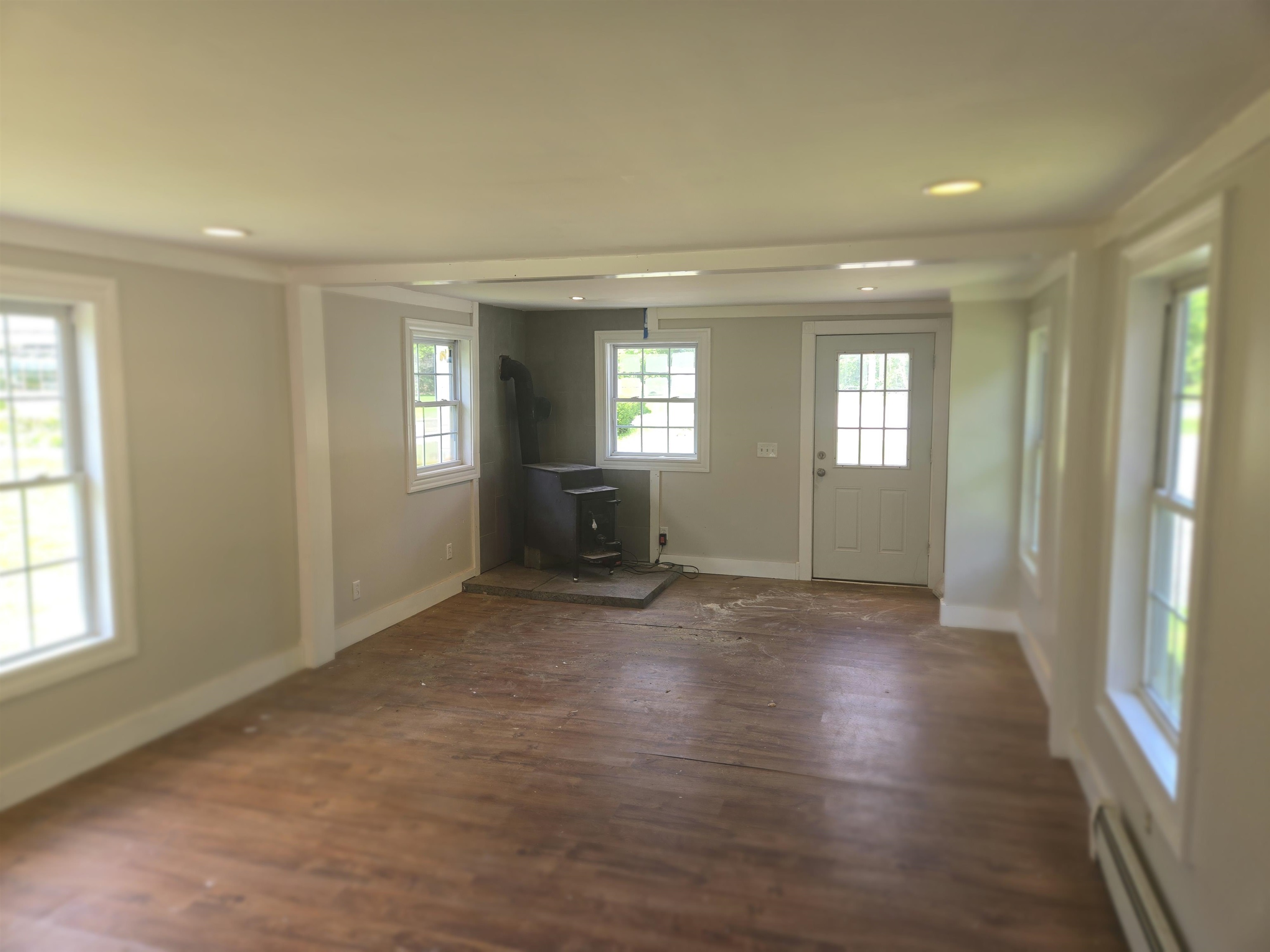 93 Gulf Rd, Derry, NH 03038