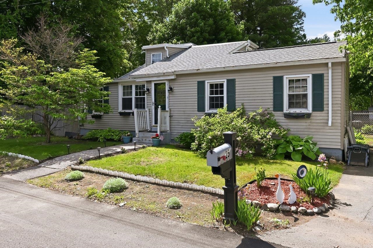 25 Eastman Ave, Bedford, NH 03110