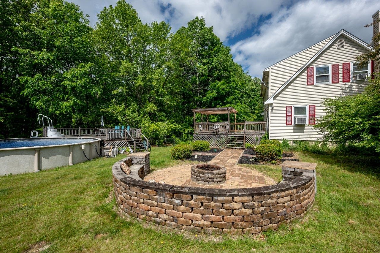 154 Flagg Rd, Rochester, NH 03839