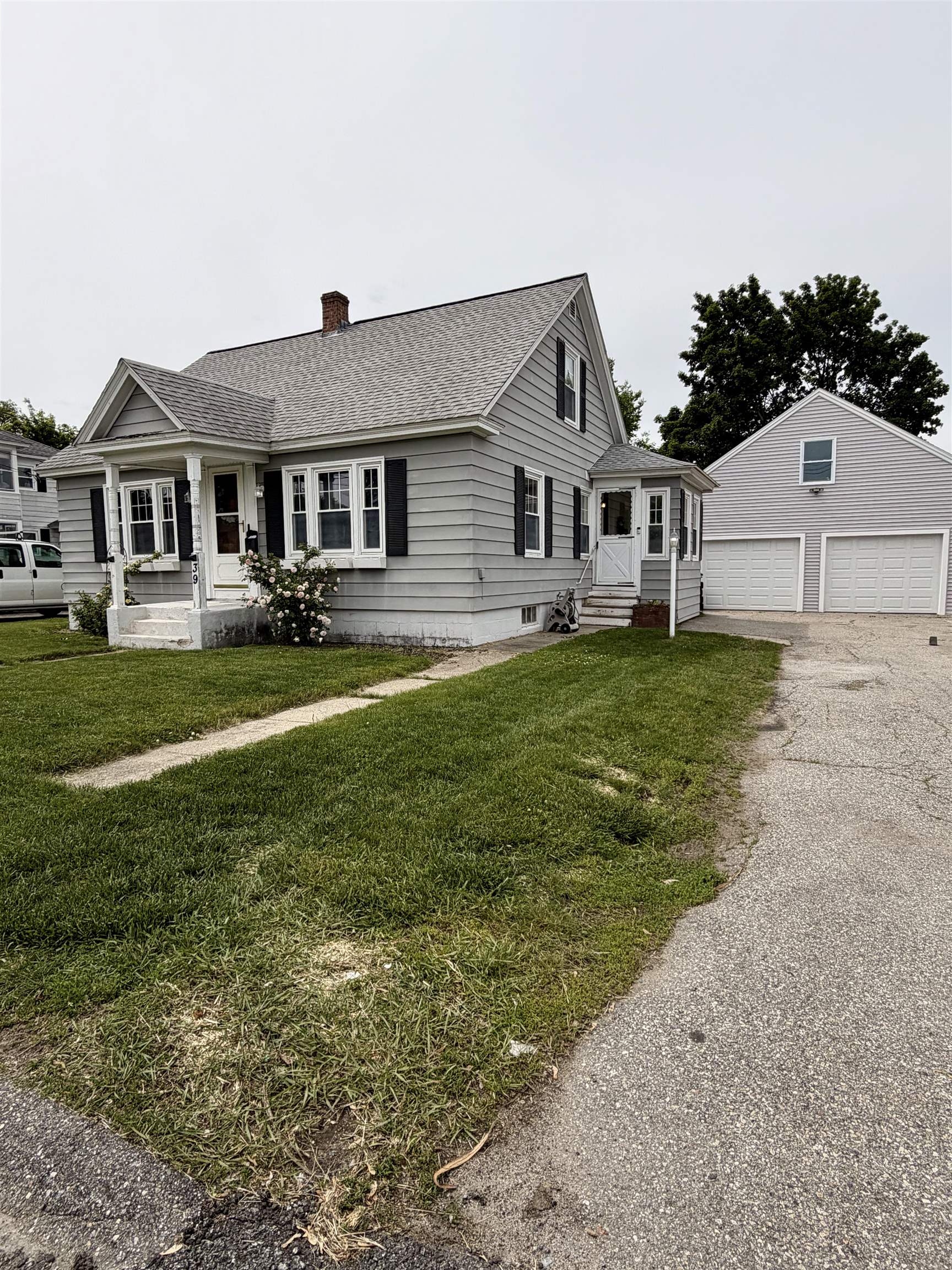 39 Lovewell St, Nashua, NH 03060