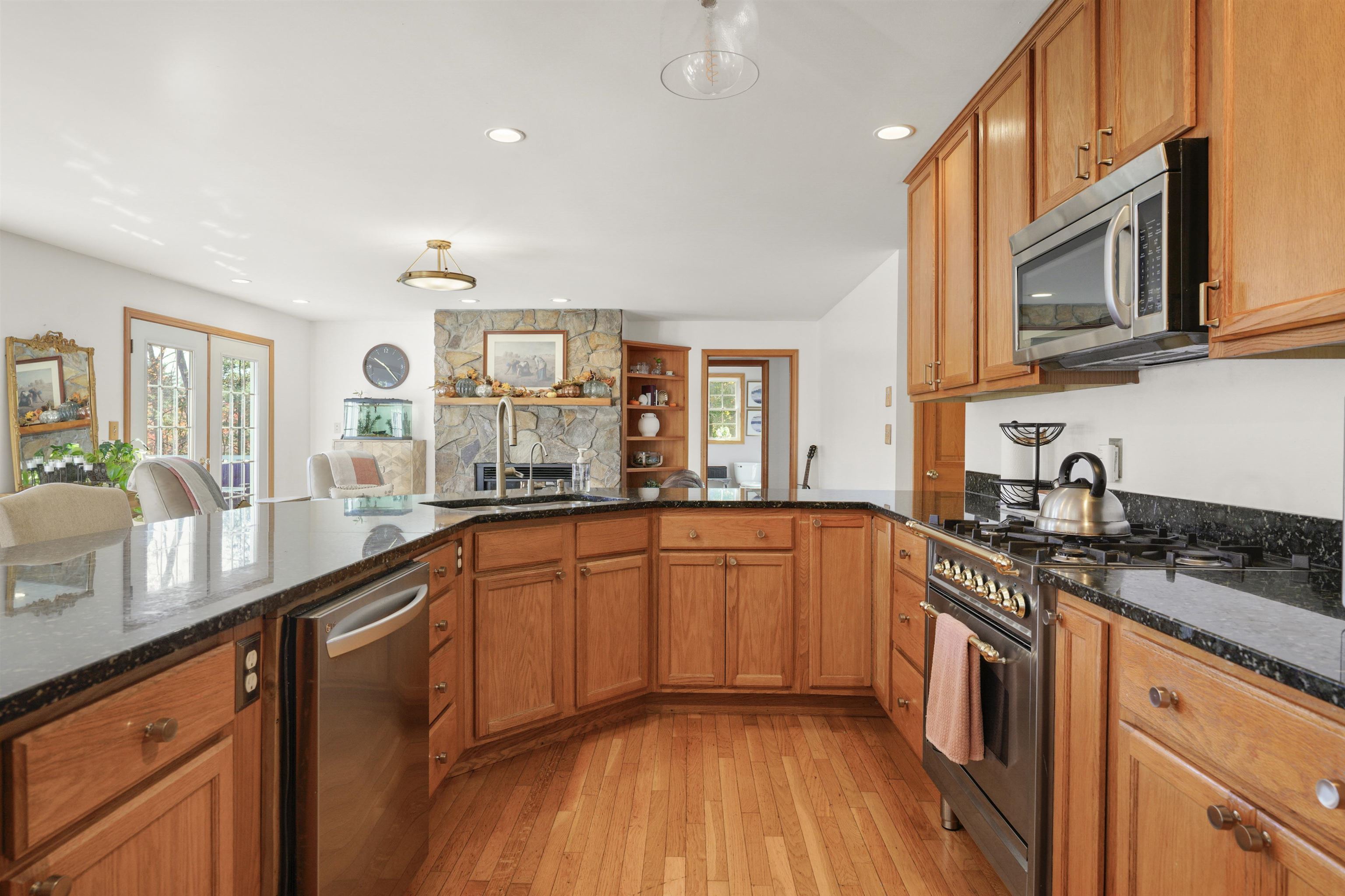 110 Red Gate Ln, Rindge, NH 03461
