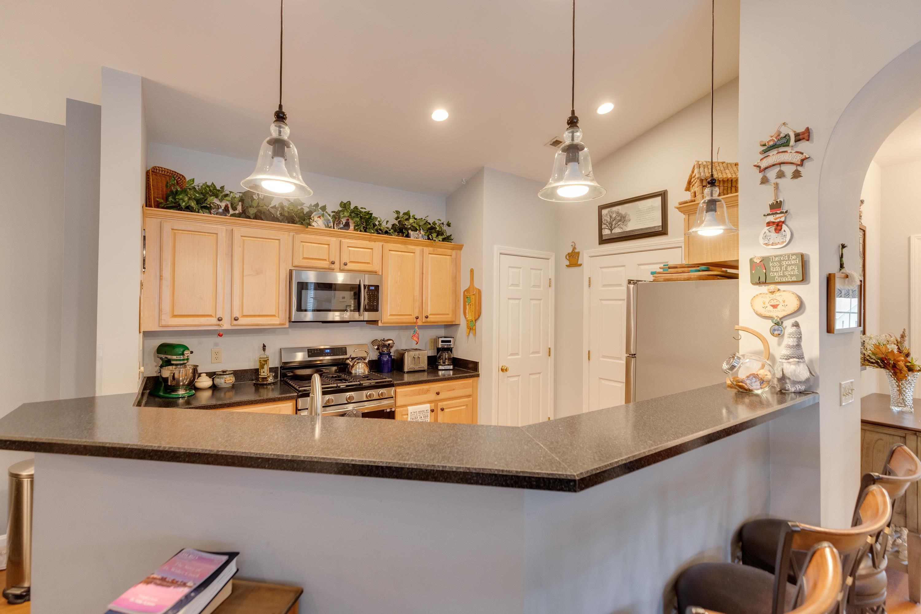 11 Blueberry Hill Rd, Plymouth, NH 03264