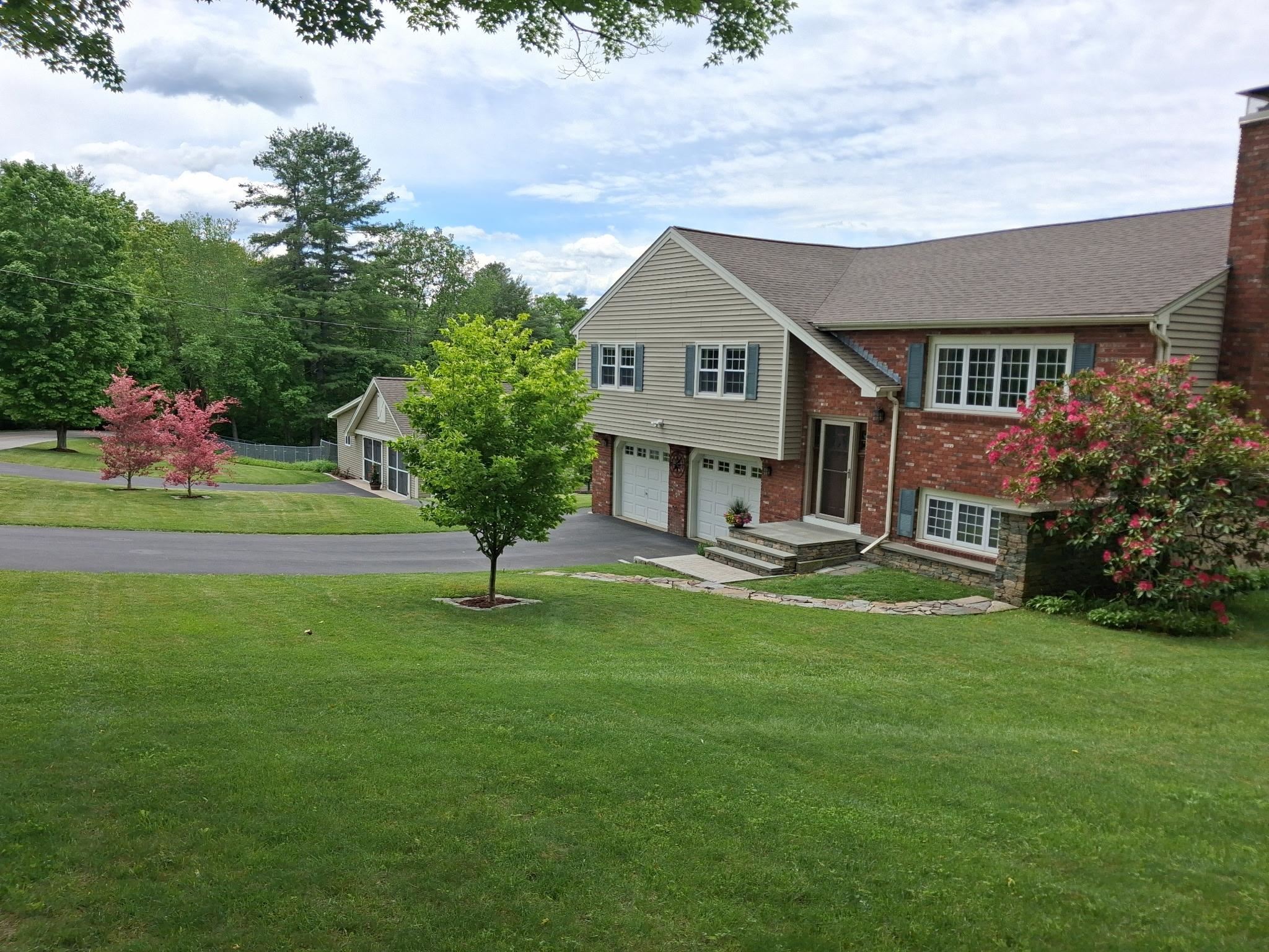 107 Kendall Pond Rd, Windham, NH 03087