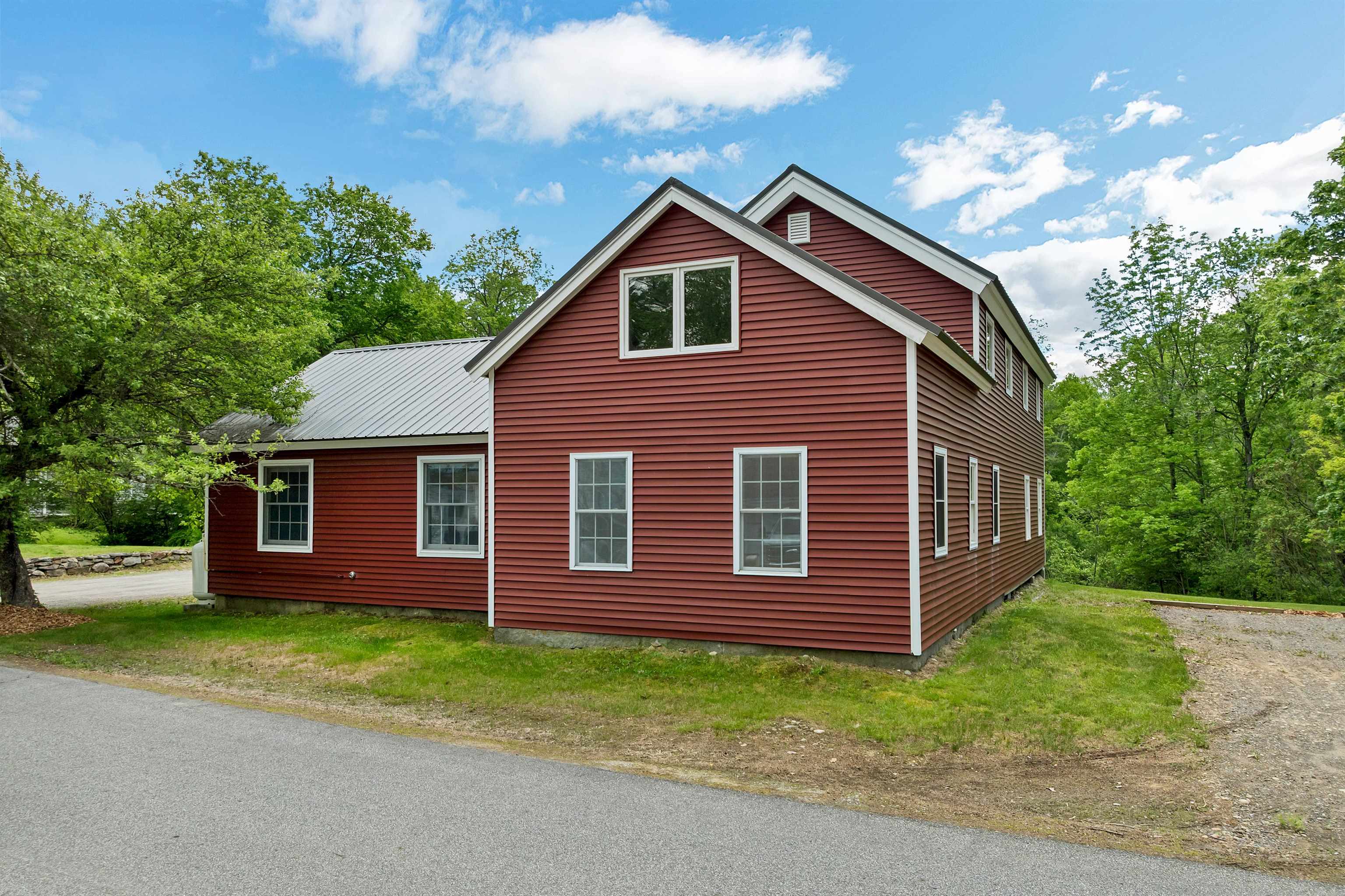 75 Hermit Woods Rd, Sanbornton, NH 03269