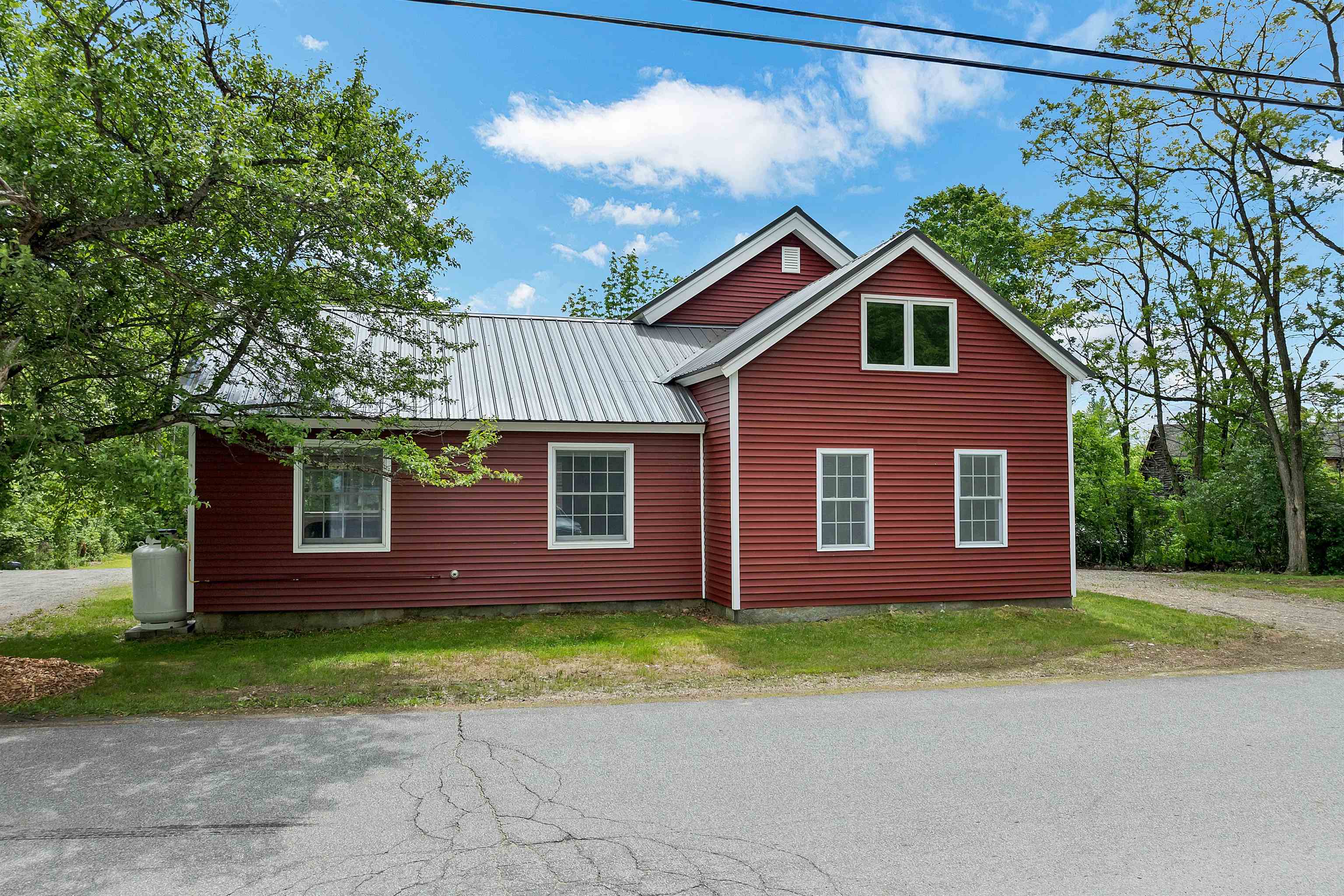 75 Hermit Woods Rd, Sanbornton, NH 03269