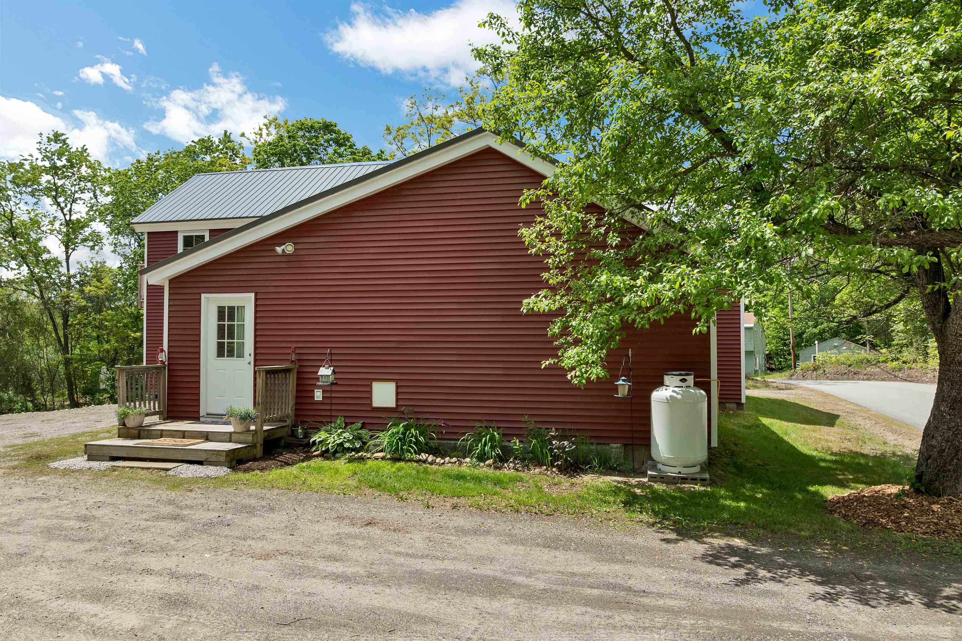 75 Hermit Woods Rd, Sanbornton, NH 03269