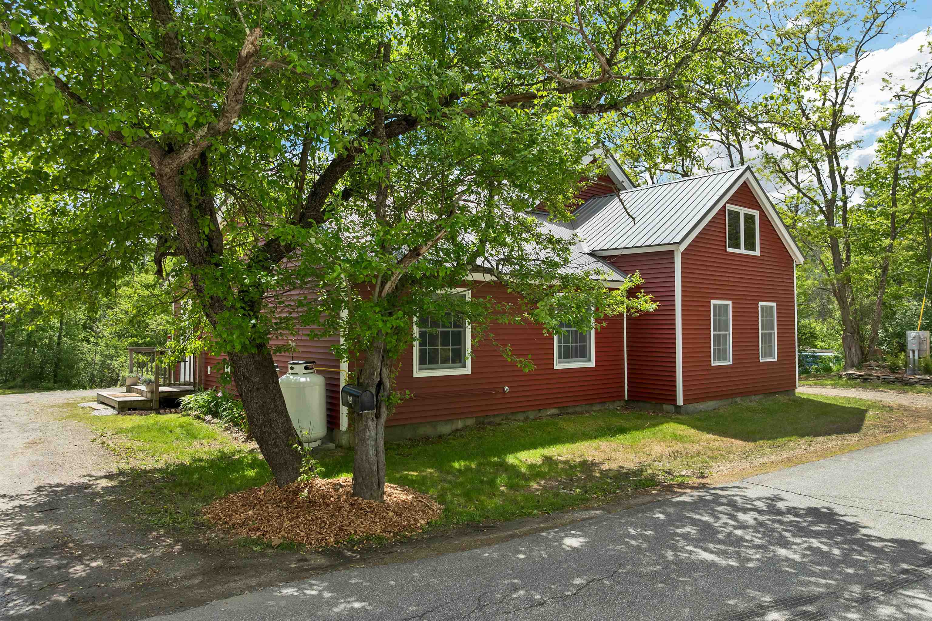 75 Hermit Woods Rd, Sanbornton, NH 03269