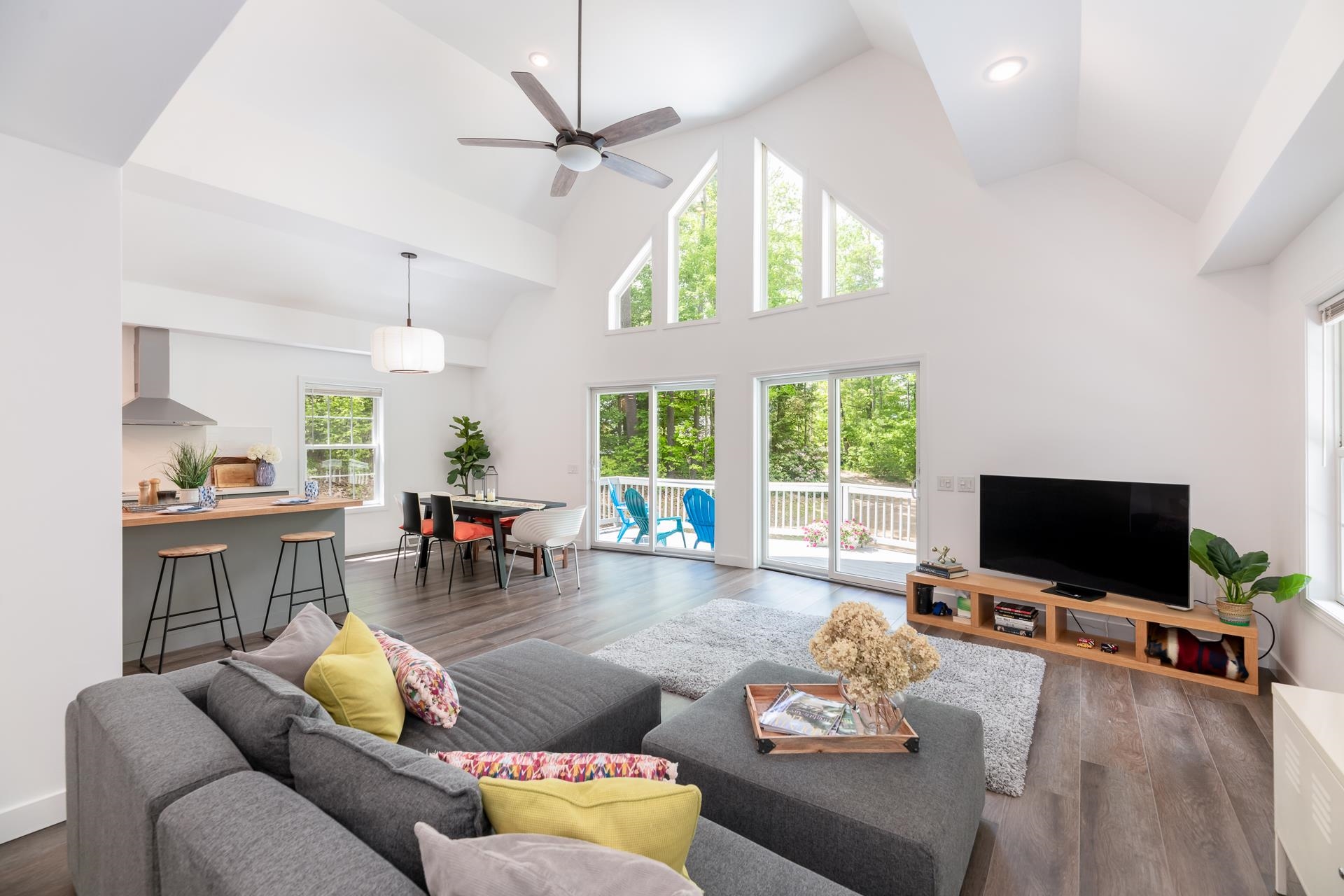 83 Fox Hill Rd, Belmont, NH 03220