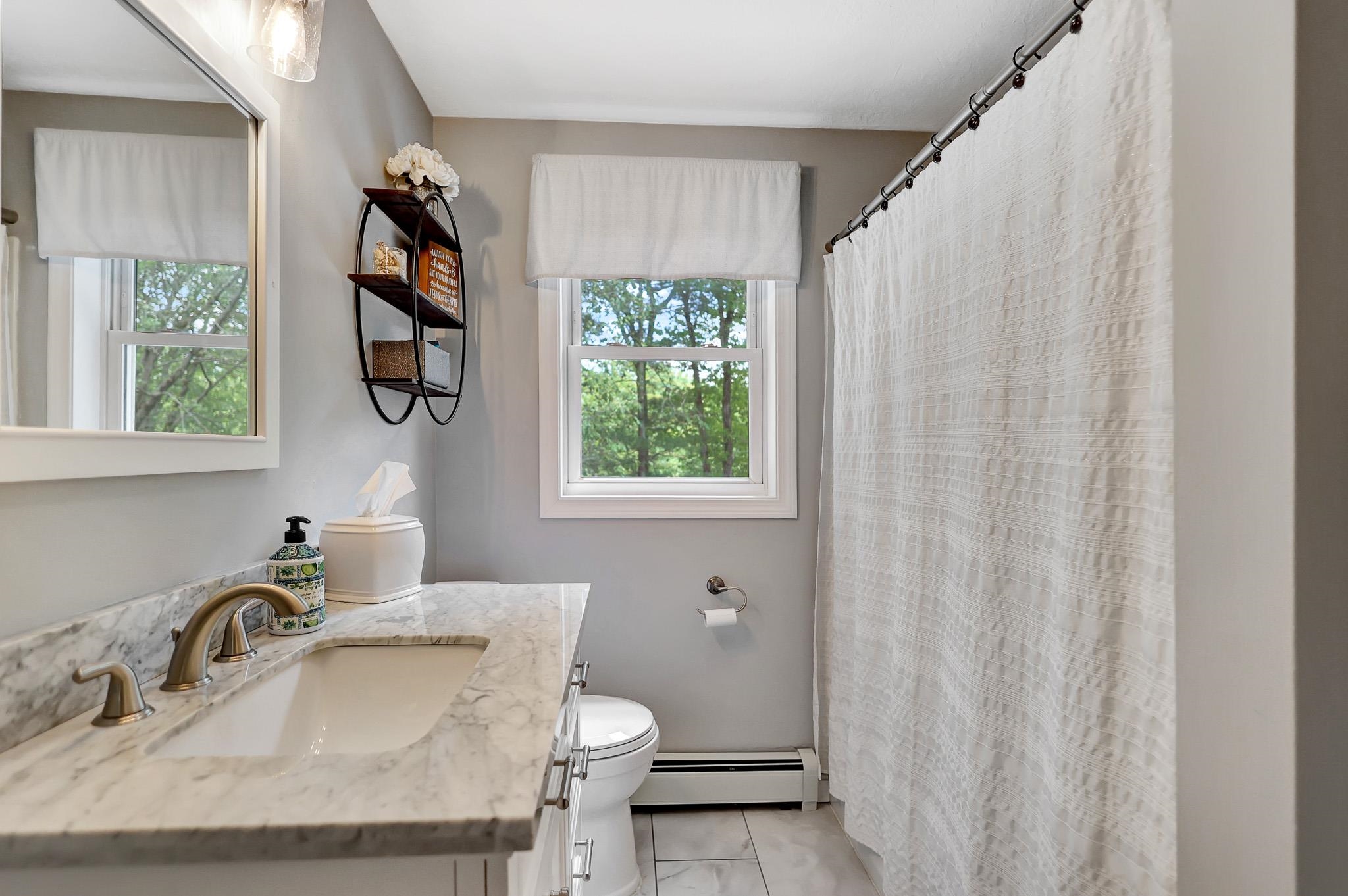 51 Woodlands Dr, Epping, NH 03042