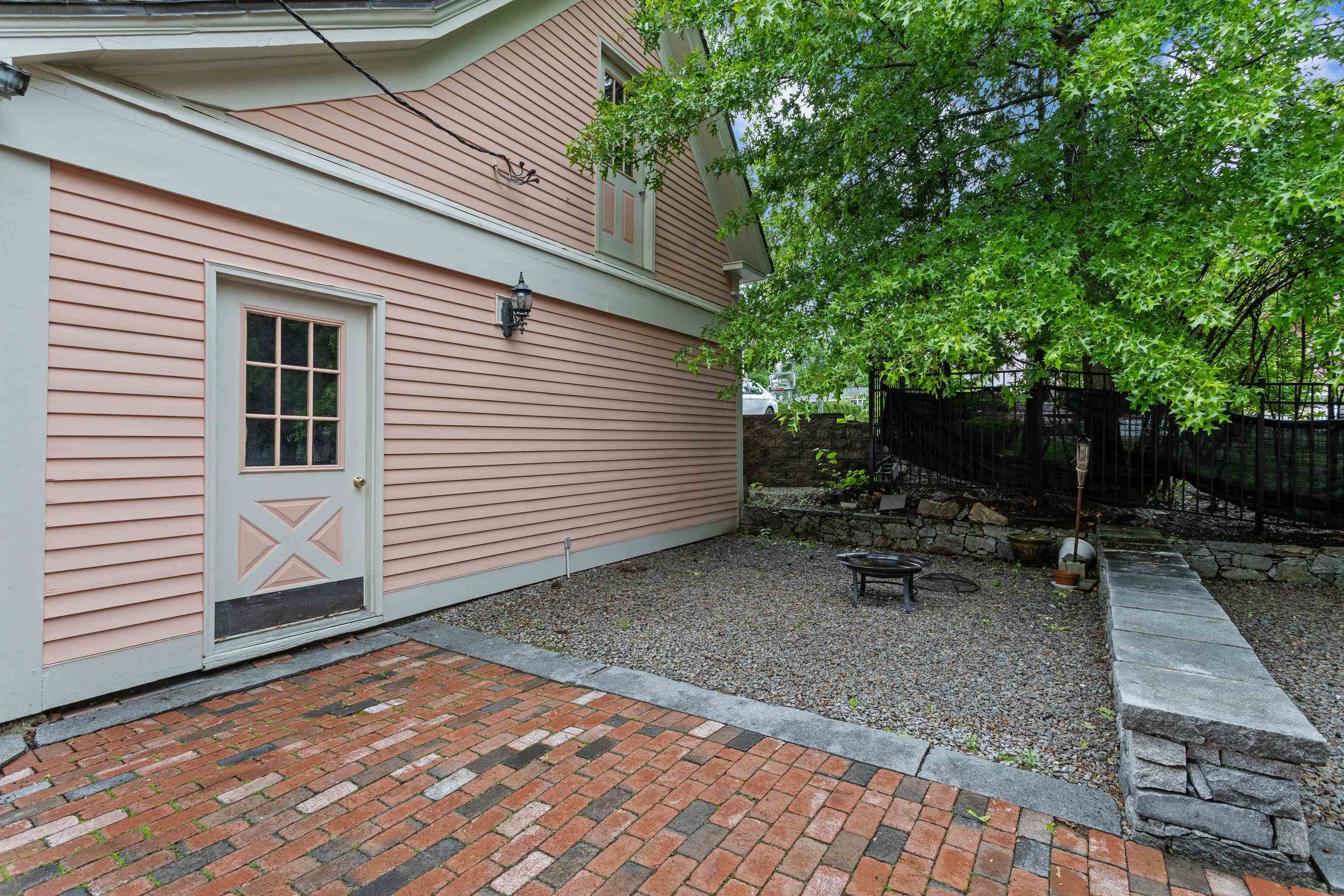 270 Orange St, Manchester, NH 03104