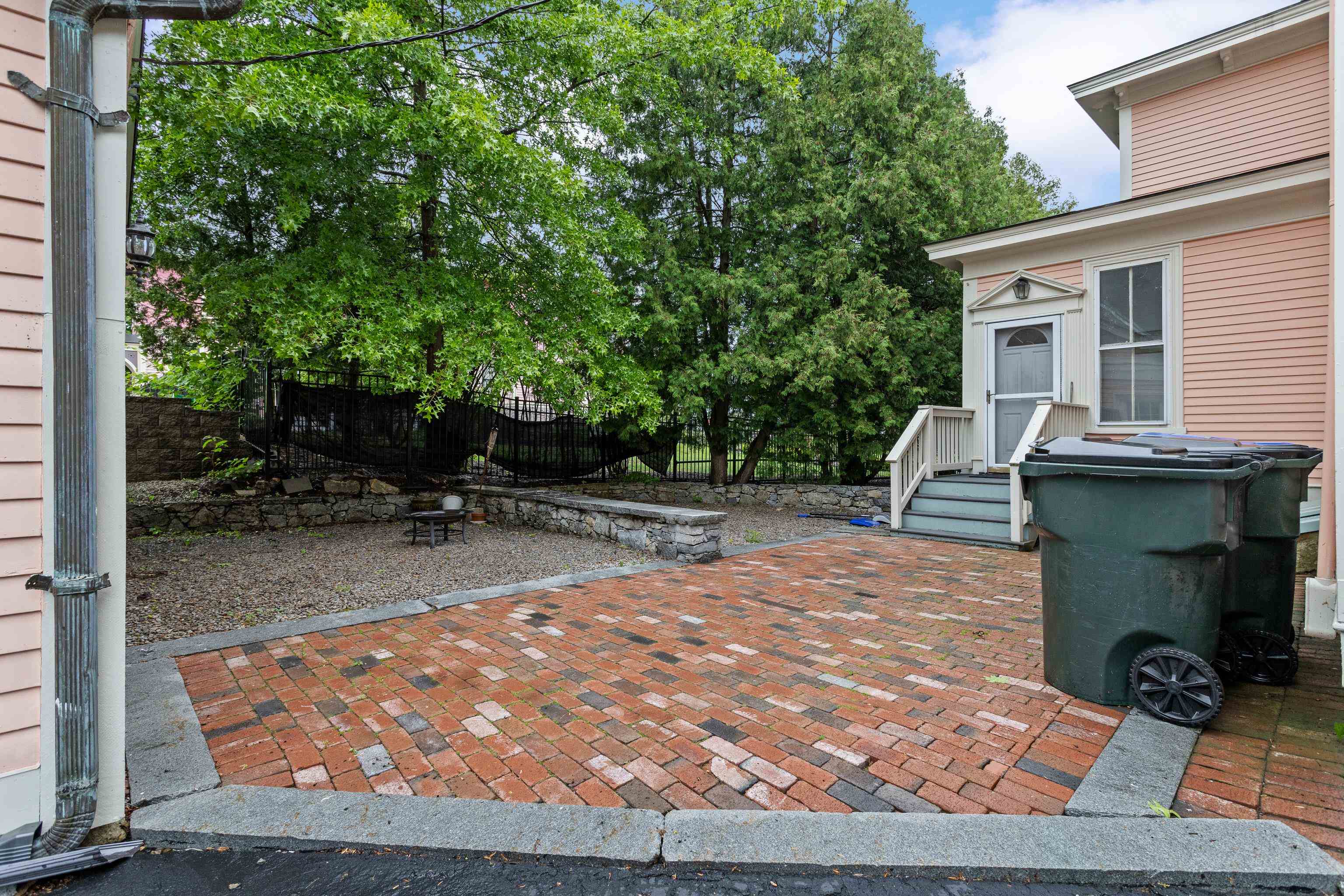 270 Orange St, Manchester, NH 03104