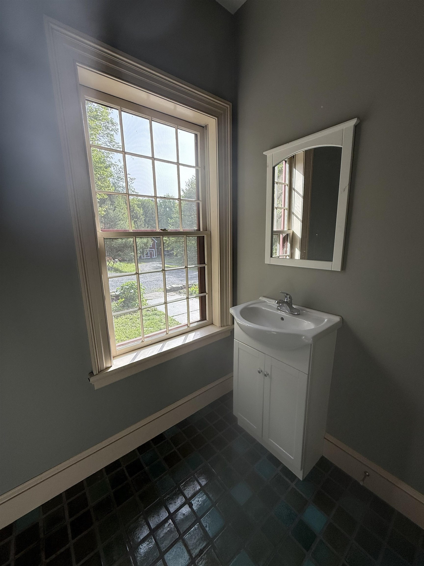 1/2 bath and laundry off Kitchen