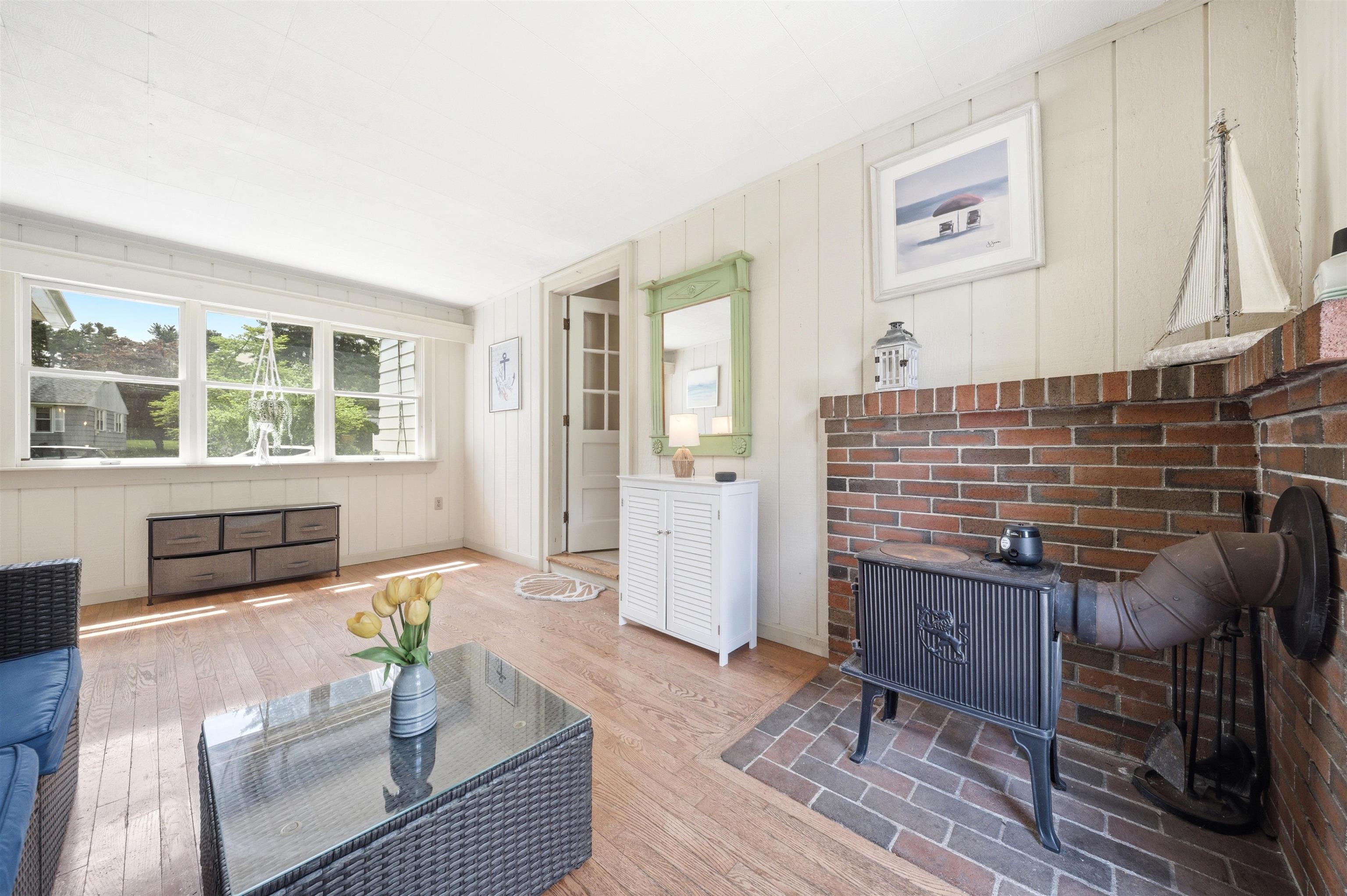 31 Westwood Cir, Dover, NH 03820