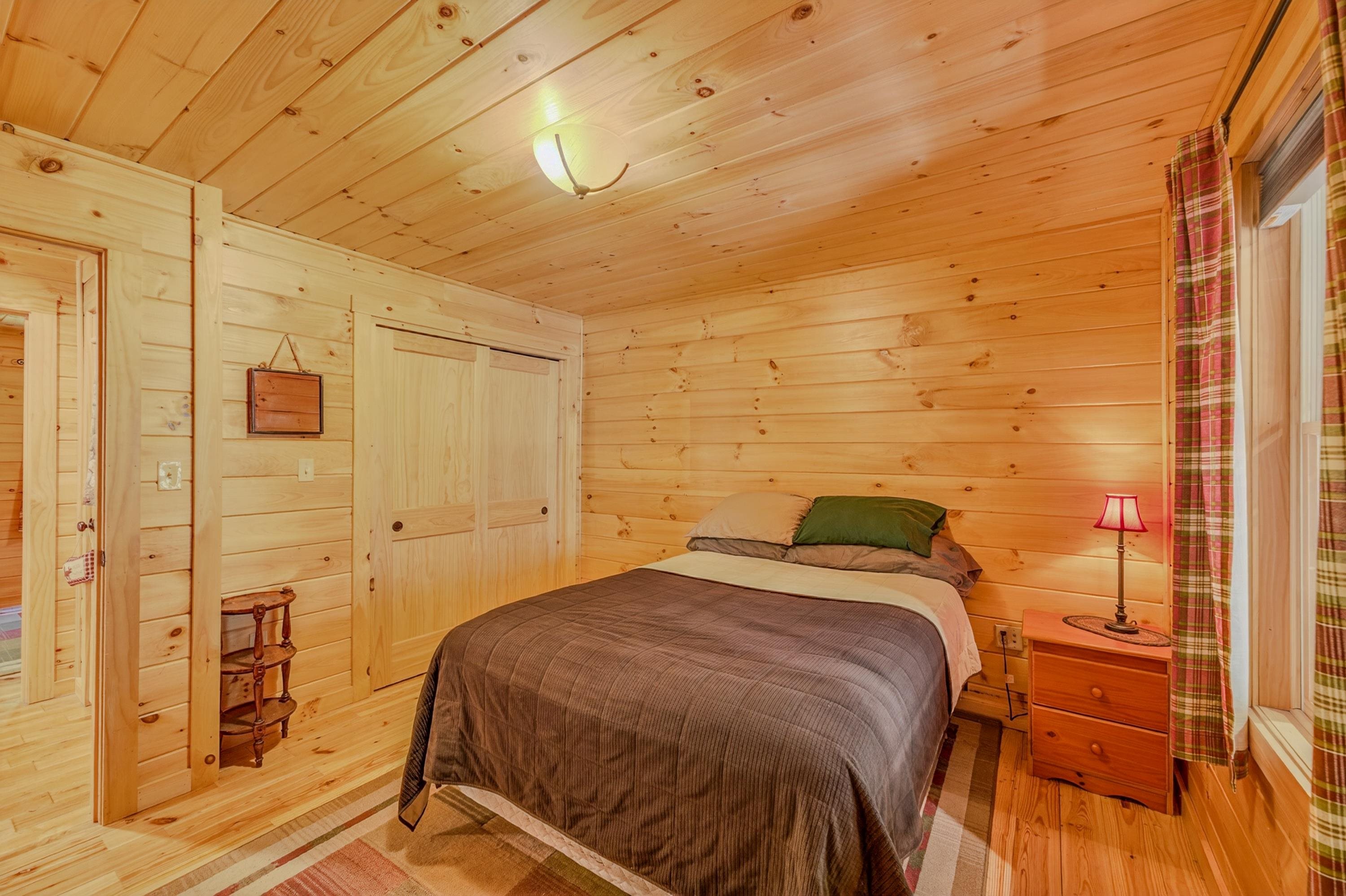 1560 Cherry Valley Rd, Bethlehem, NH 03574