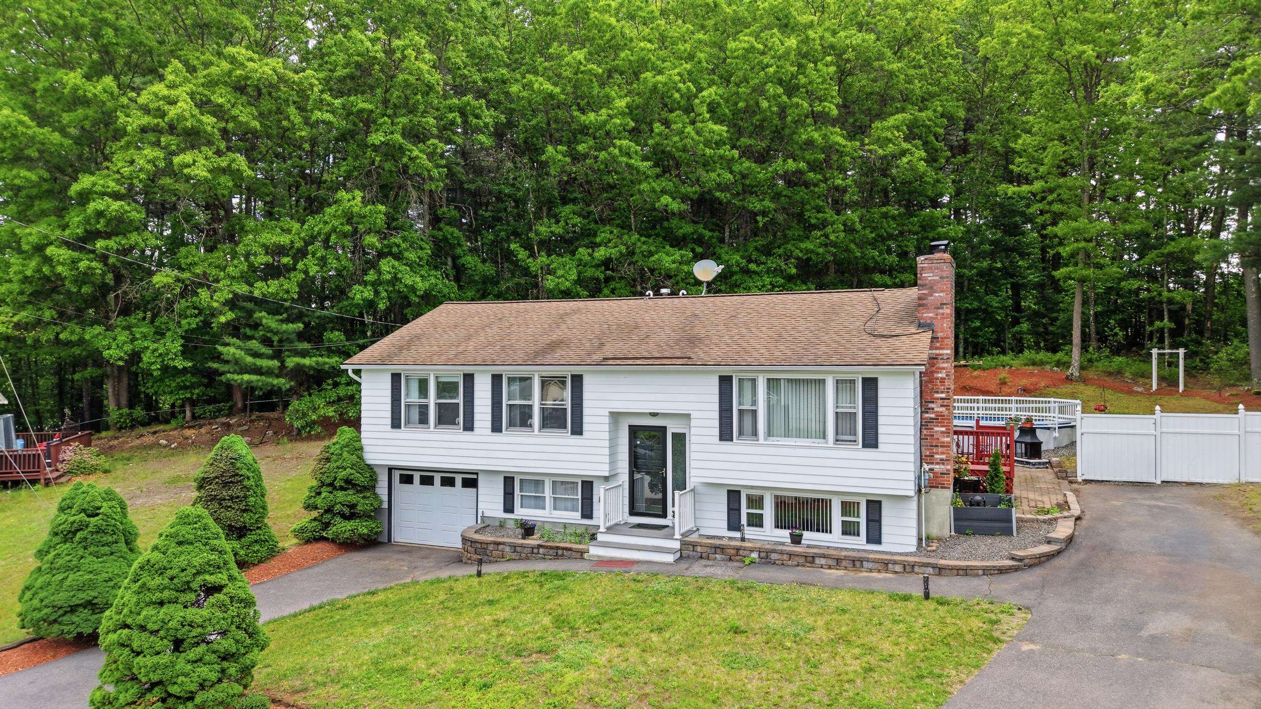 24 Jennifer Dr, Nashua, NH 03062