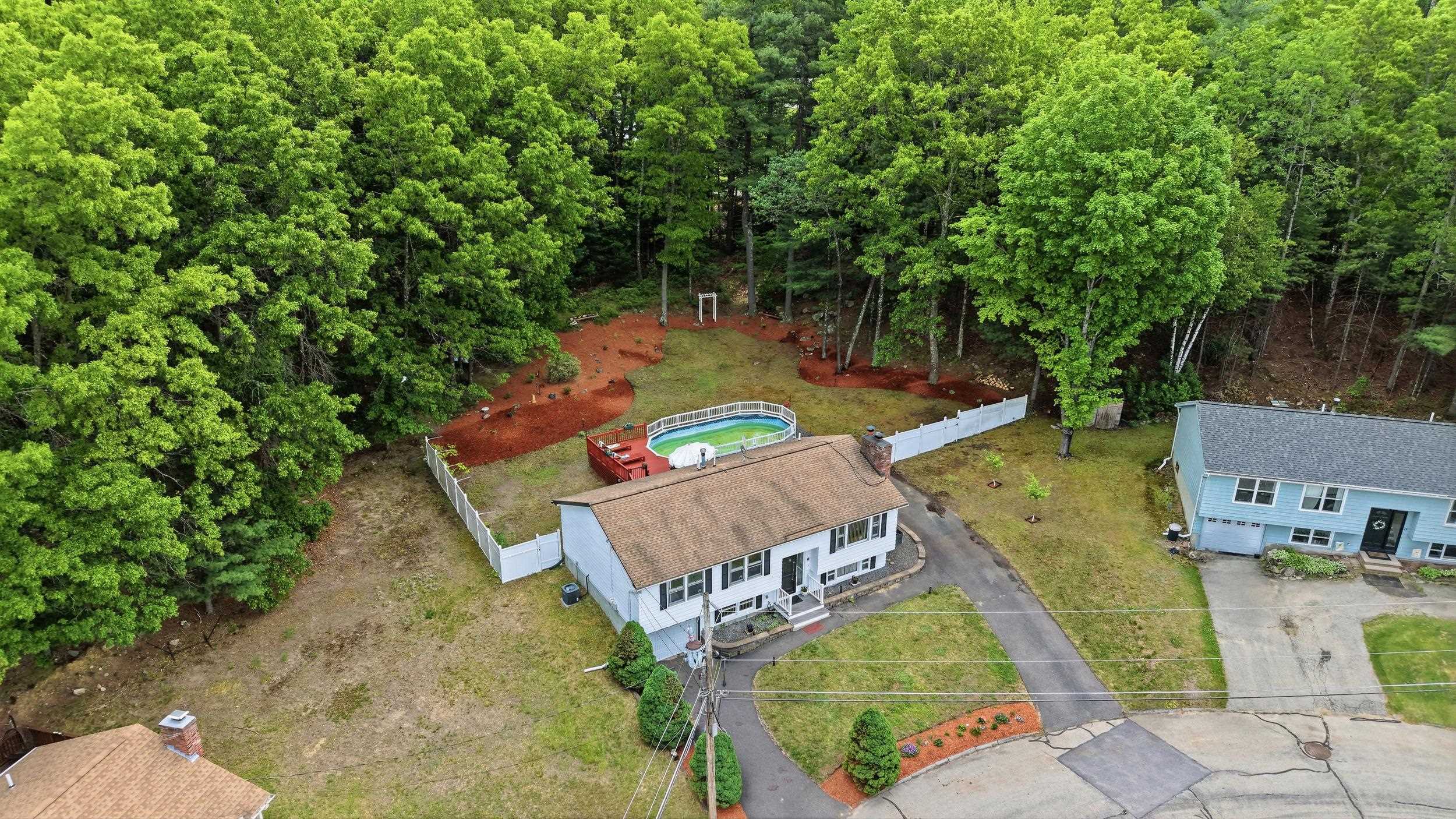 24 Jennifer Dr, Nashua, NH 03062