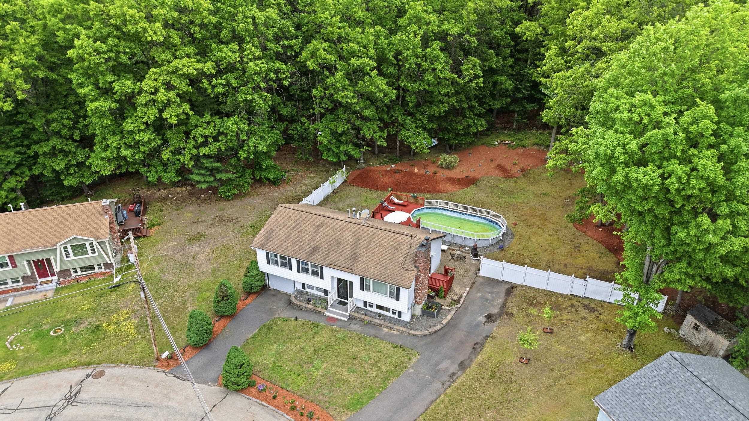 24 Jennifer Dr, Nashua, NH 03062