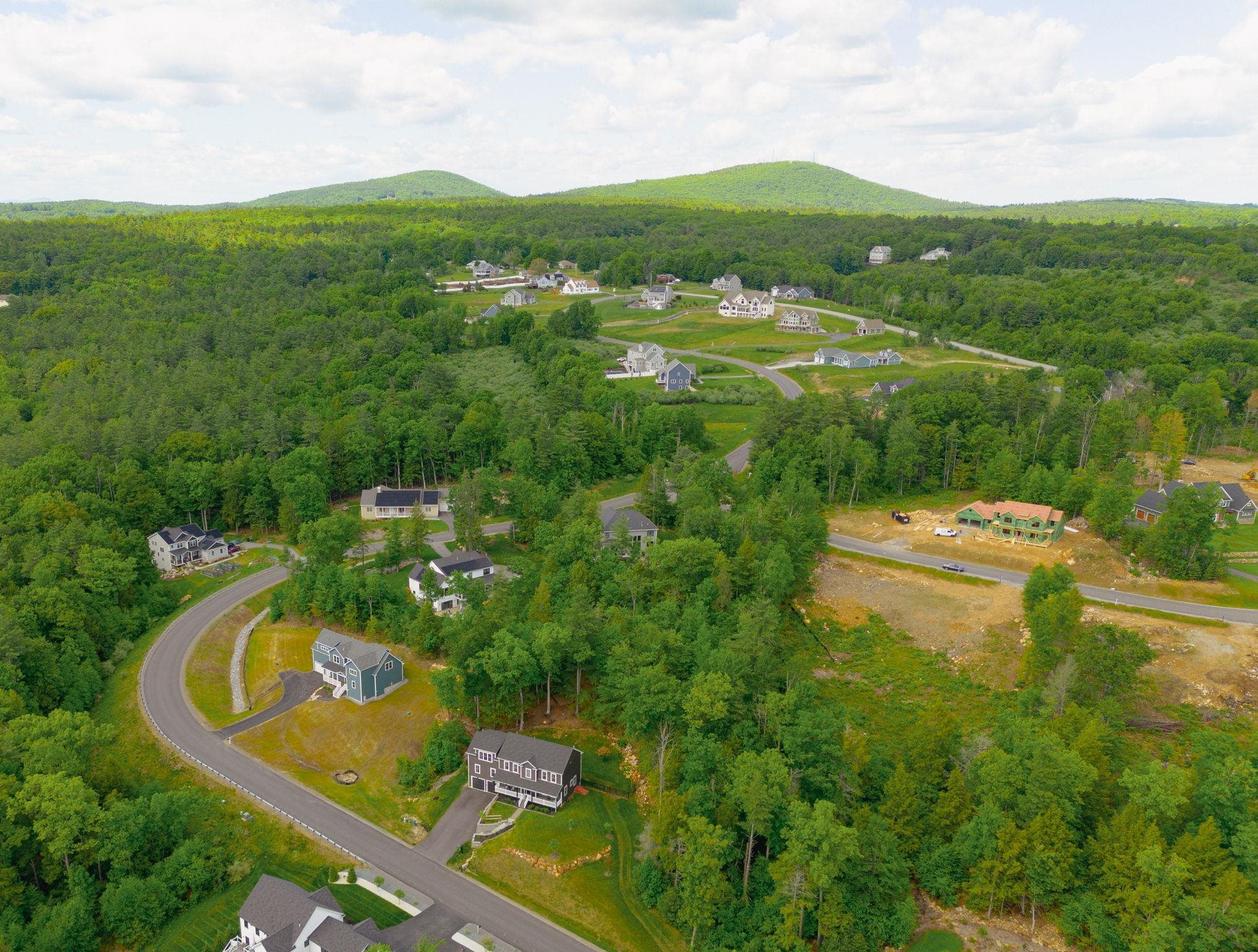 47 Indian Rock Rd, Bedford, NH 03110