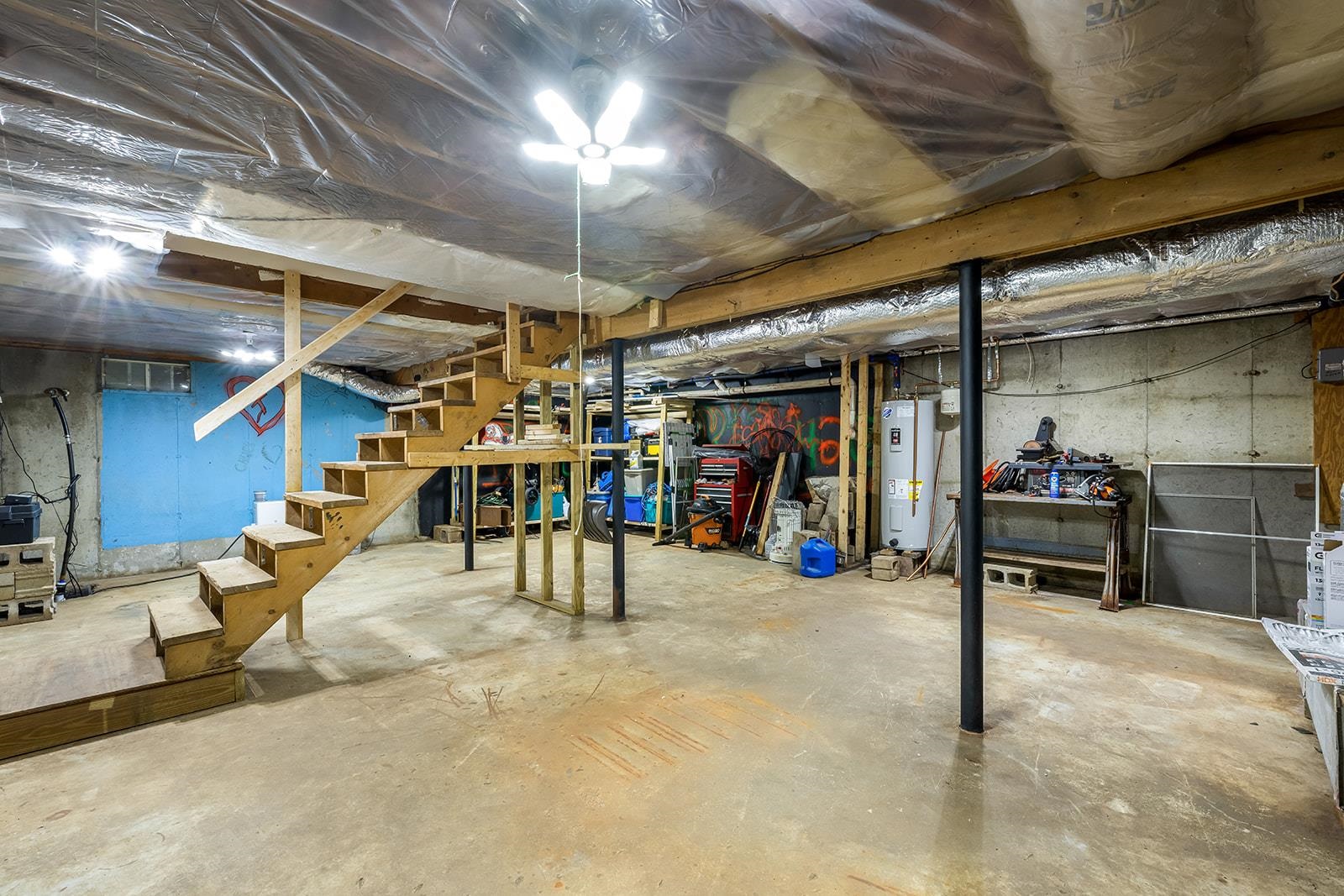 162 Hodgdon Rd, Weare, NH 03281