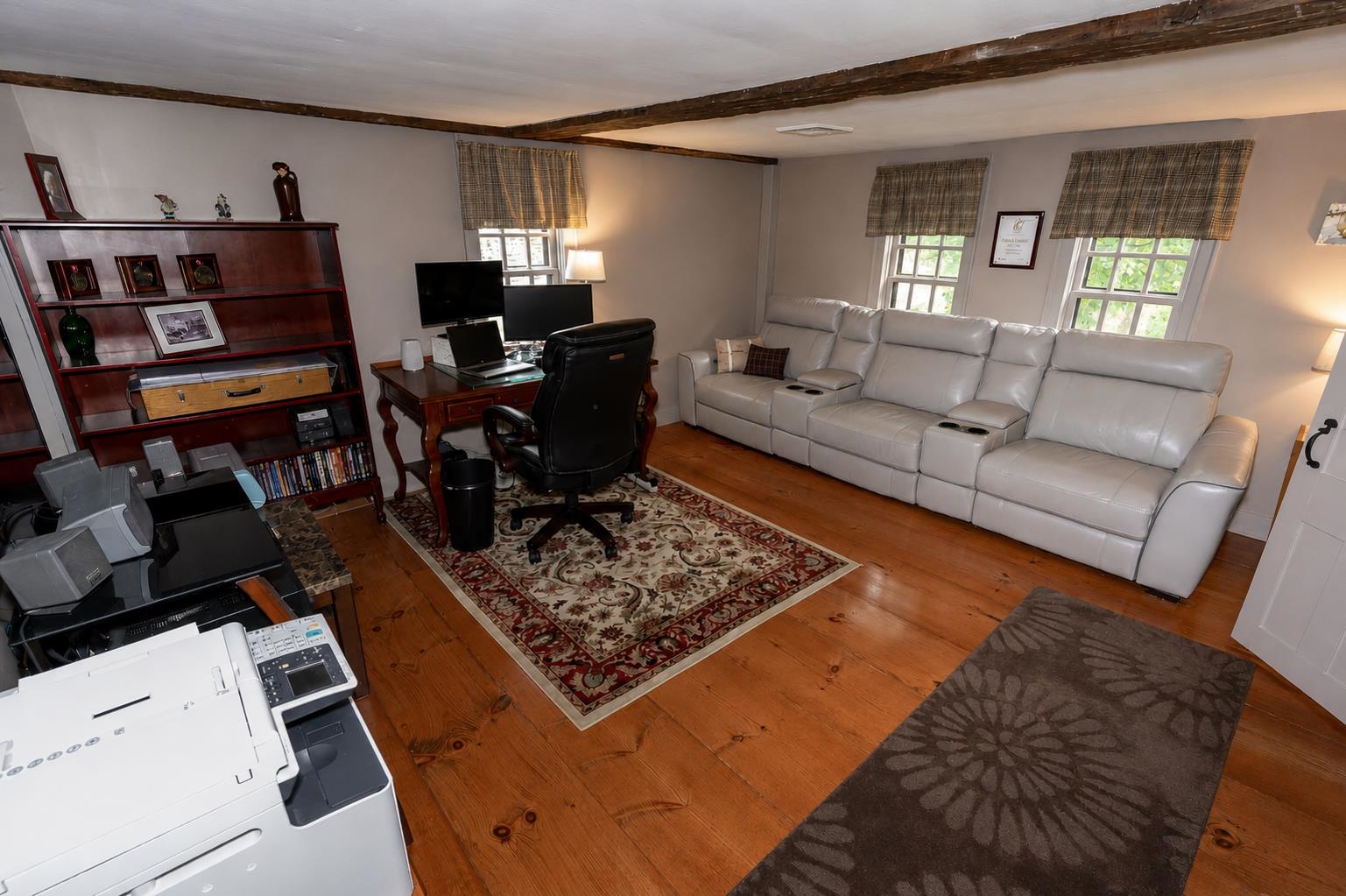 32 Sandown Rd, Danville, NH 03819