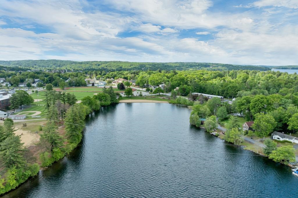 8 Lewis St, Laconia, NH 03246