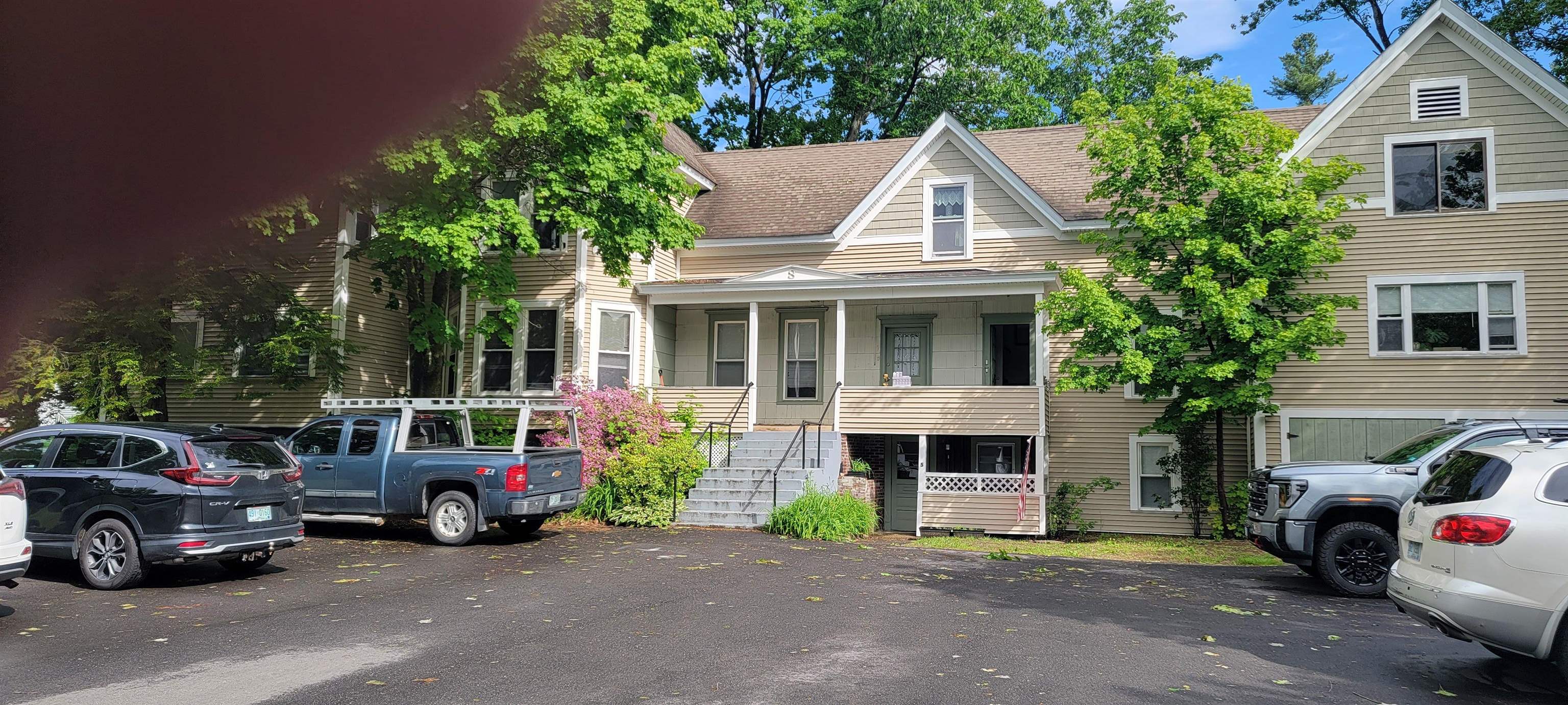 8 Lewis St, Laconia, NH 03246