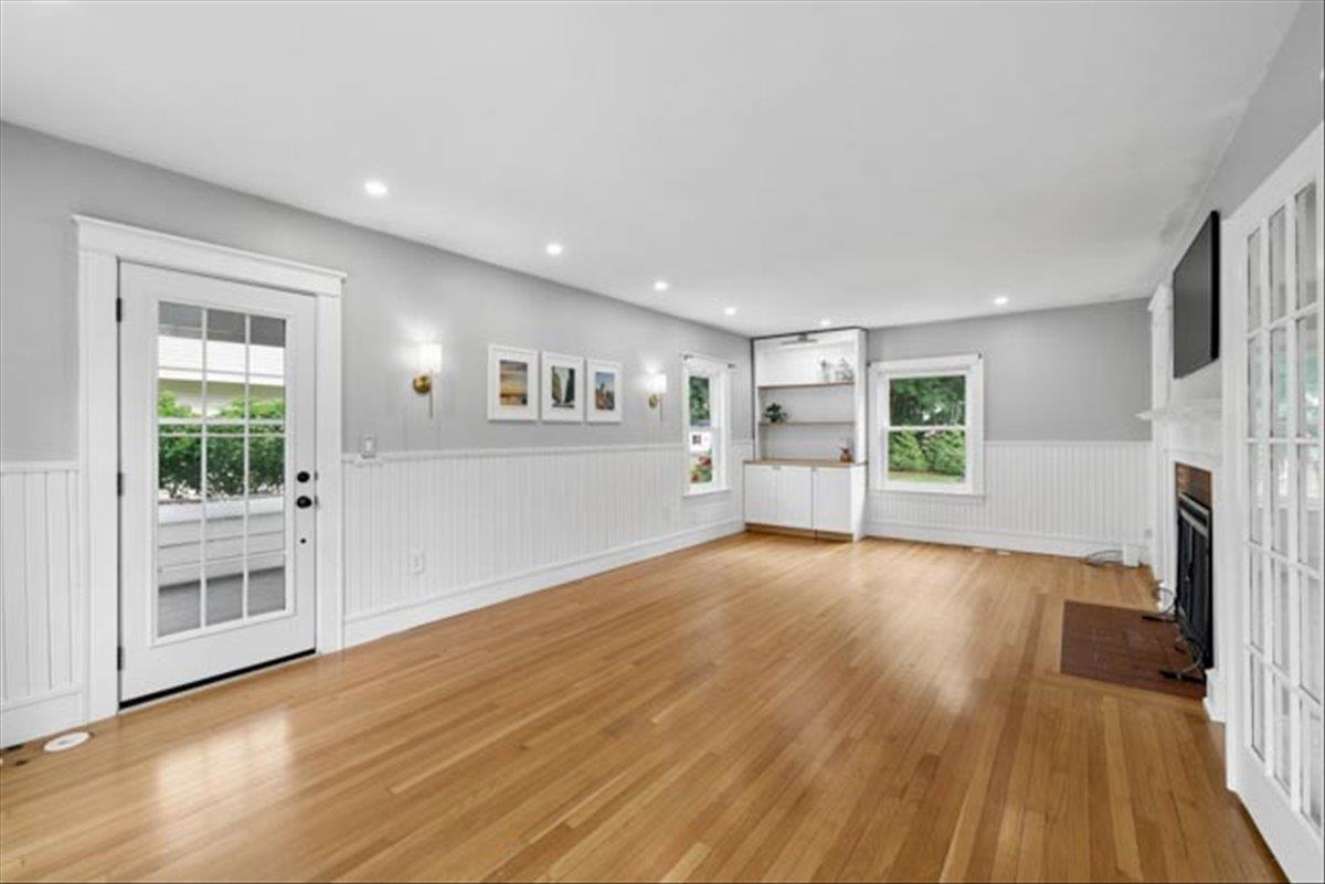 24 Hall Ave, Nashua, NH 03064
