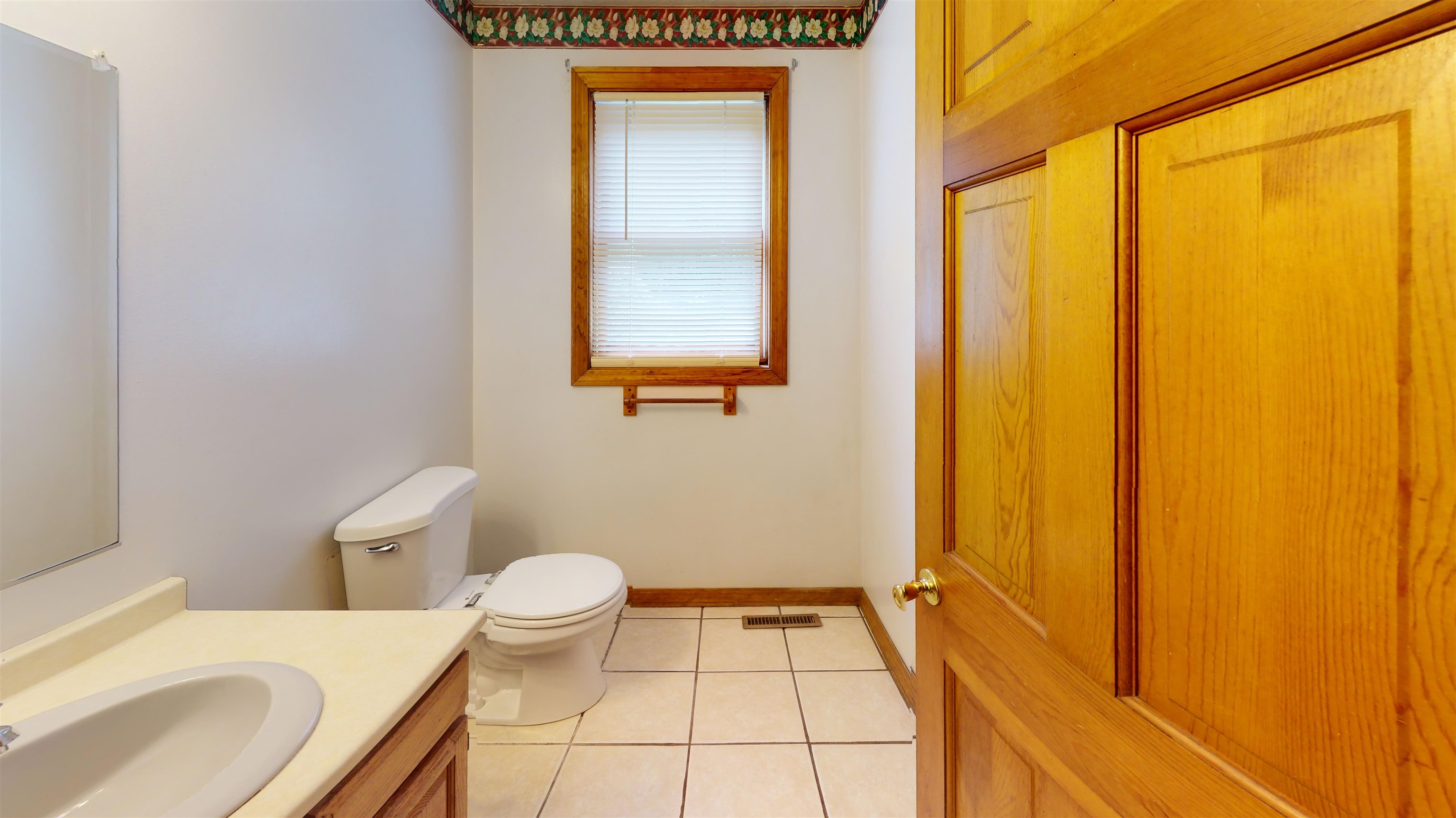 5A Mark St, Hudson, NH 03051