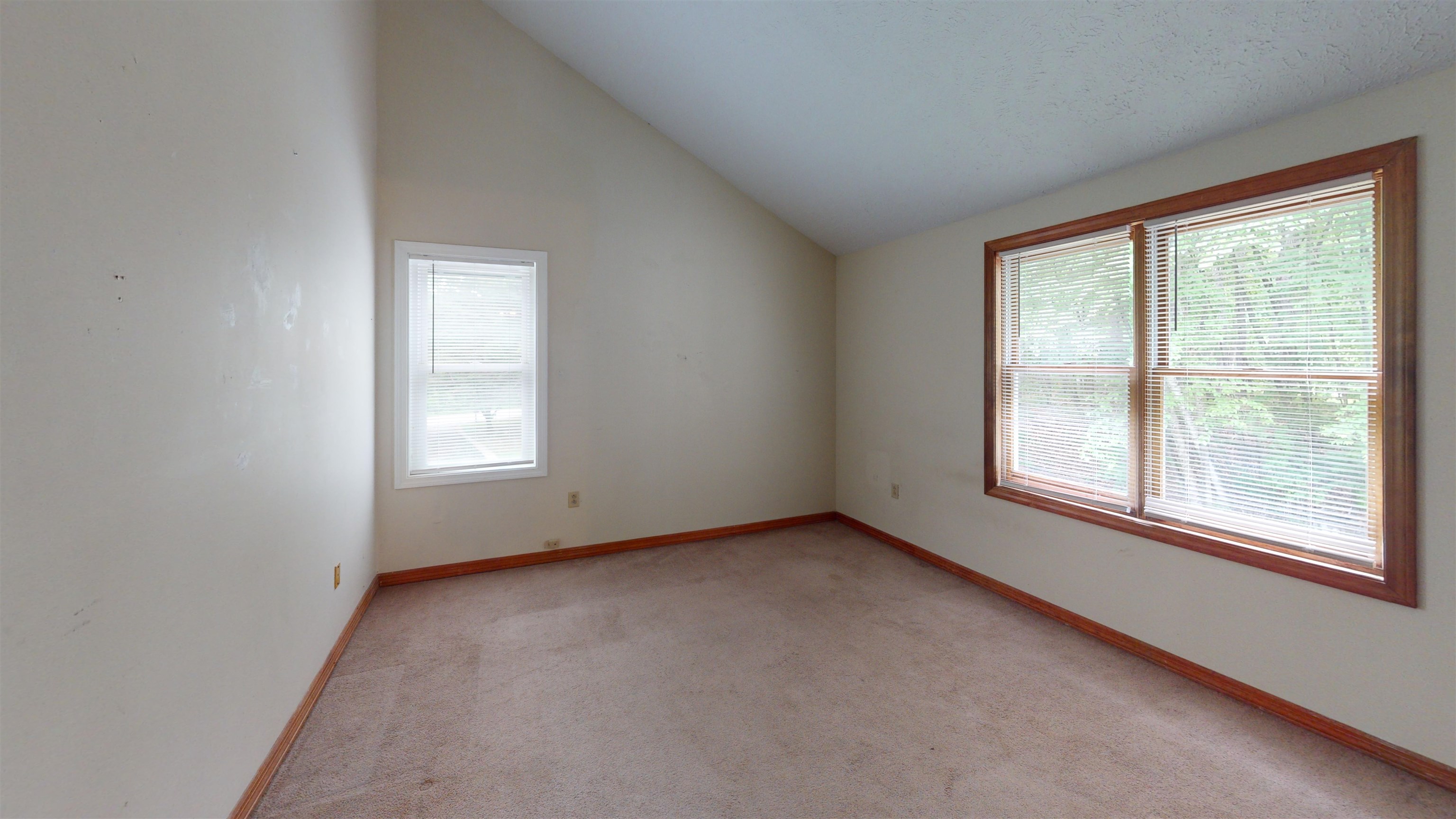 5A Mark St, Hudson, NH 03051