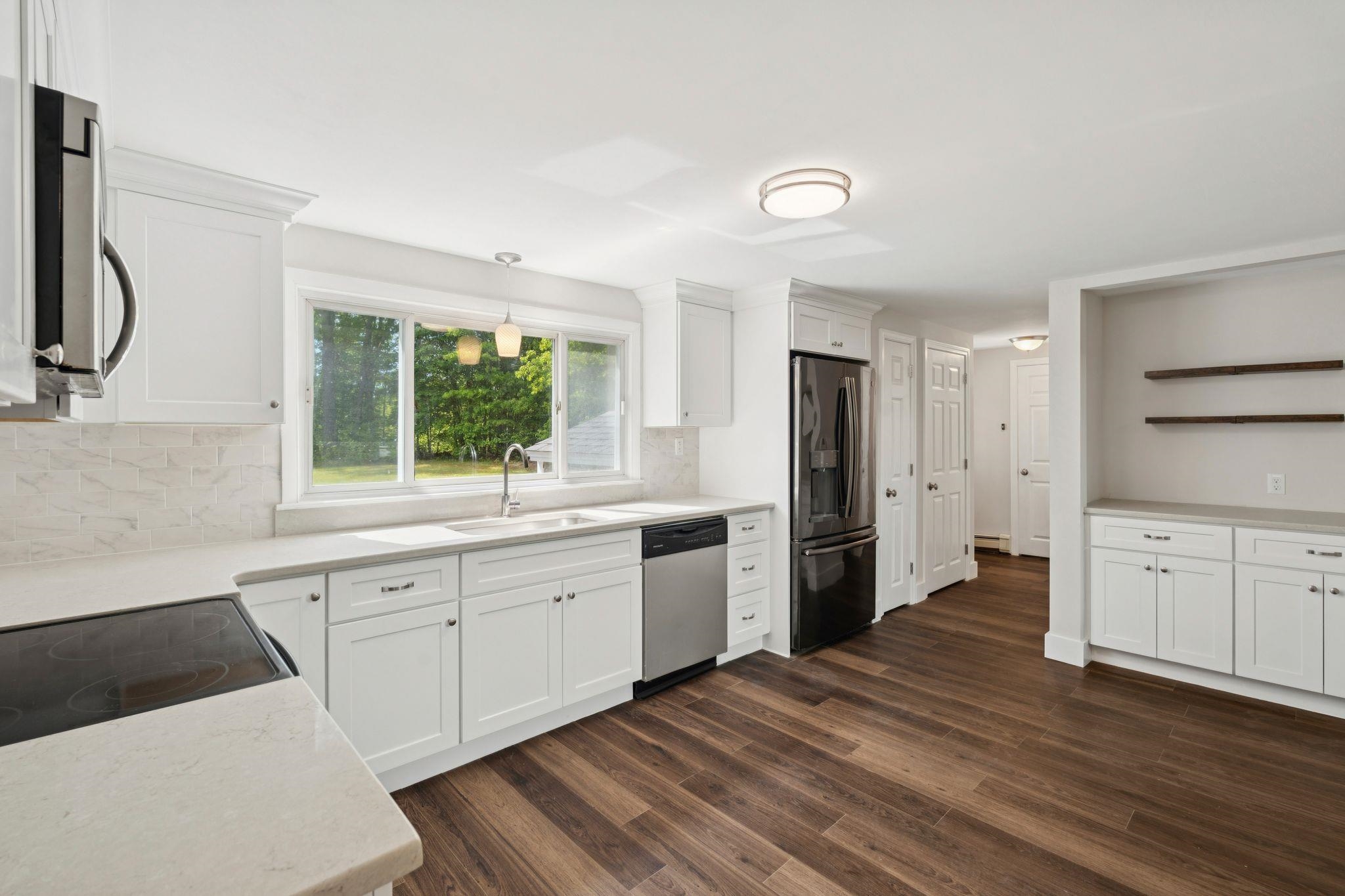 27 Flat Rock Bridge Rd, Rochester, NH 03868