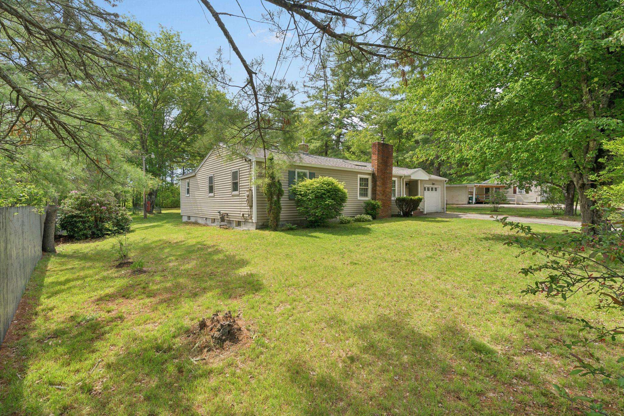 27 Flat Rock Bridge Rd, Rochester, NH 03868