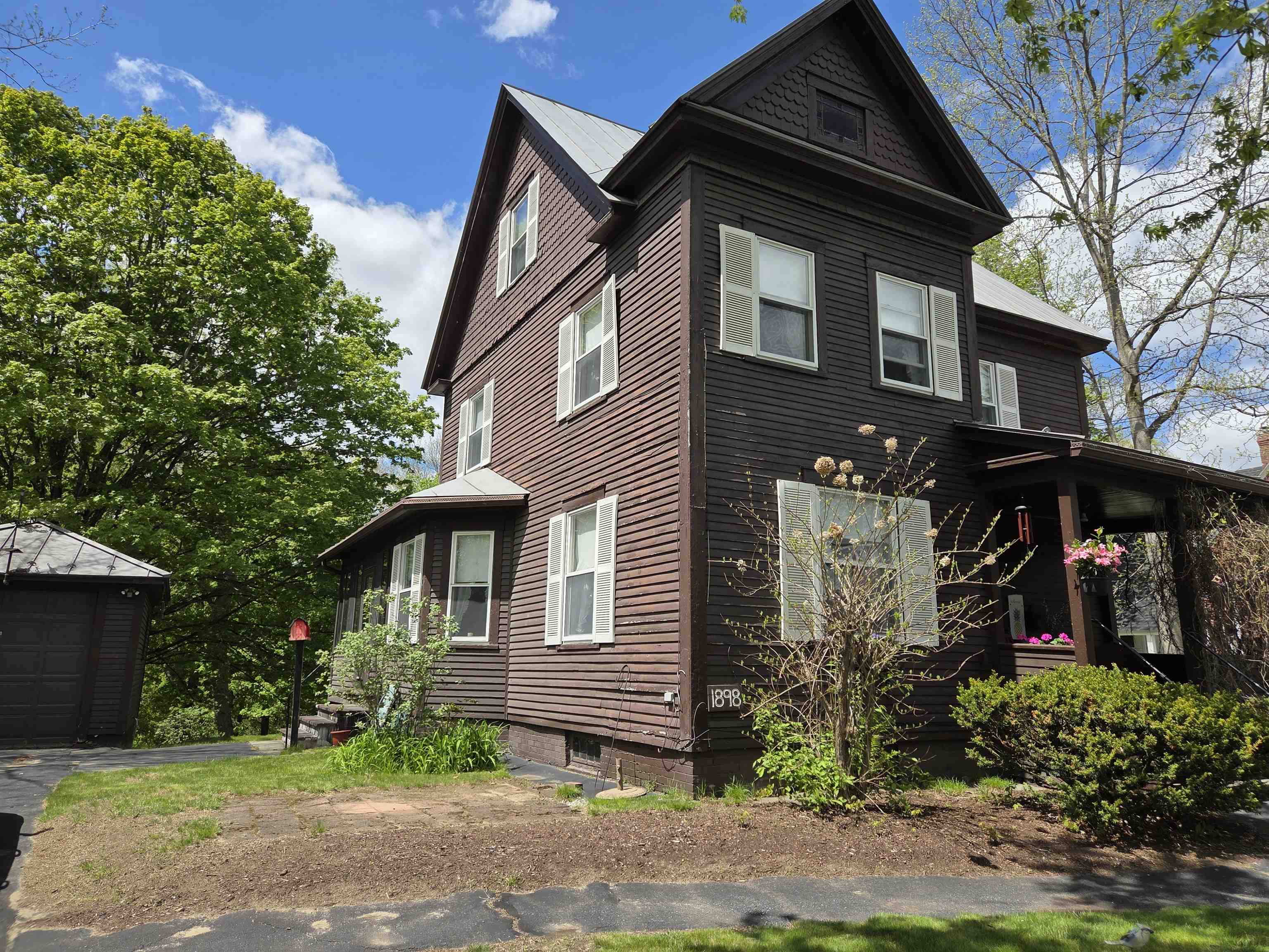 27 Crafts Ave, Lebanon, NH 03784