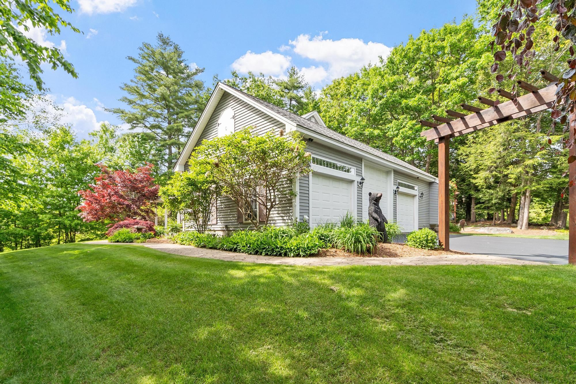 88 Horizon Dr, Goffstown, NH 03045