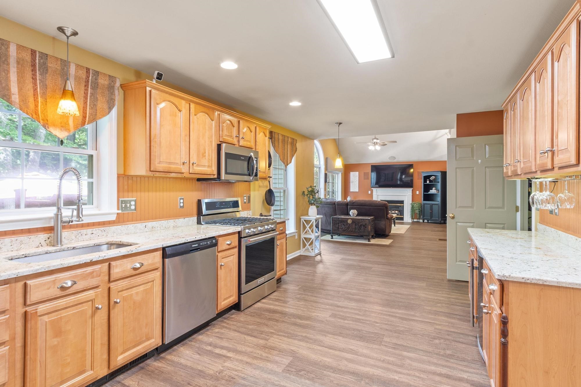 88 Horizon Dr, Goffstown, NH 03045
