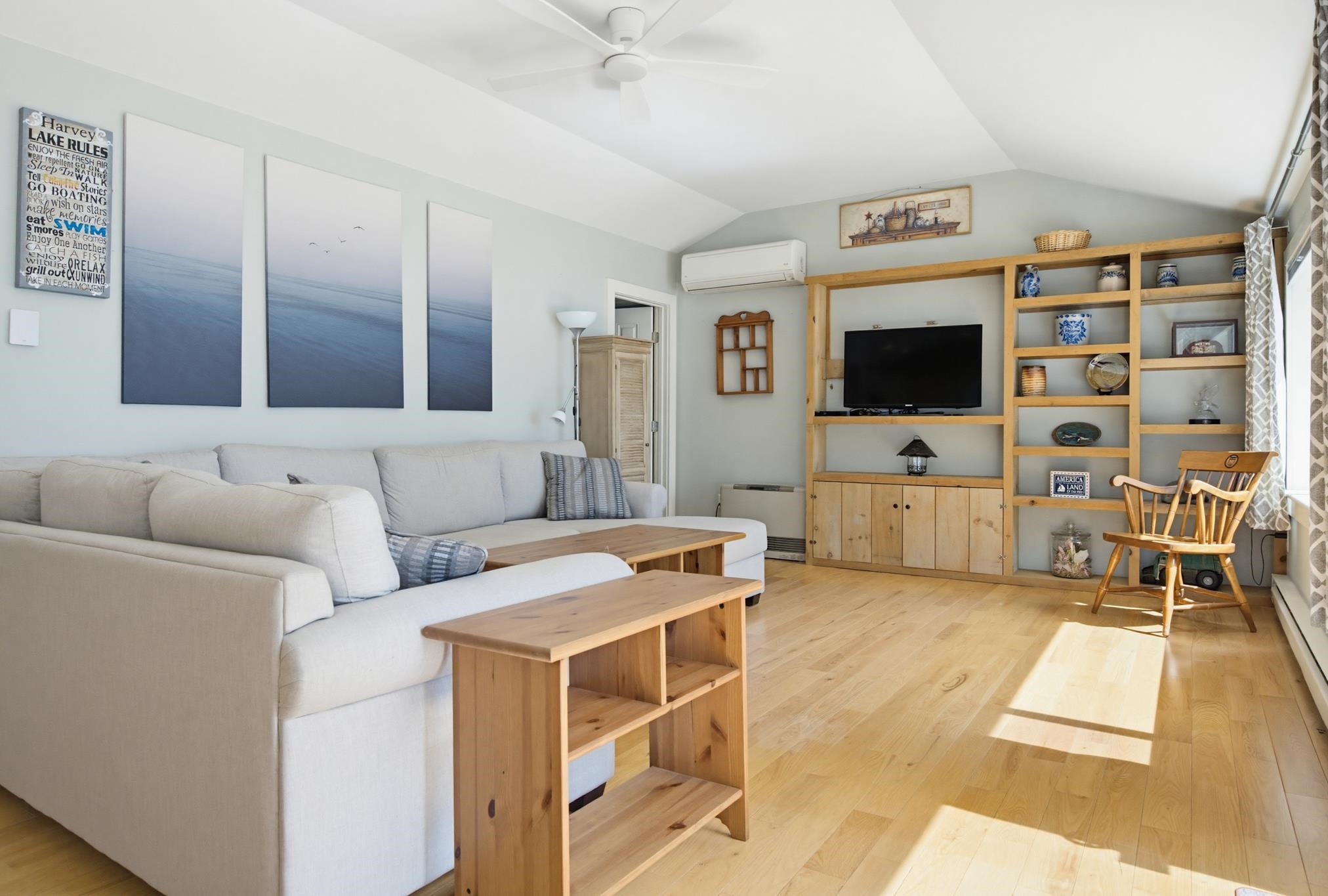 54 Shore Dr, Northwood, NH 03261