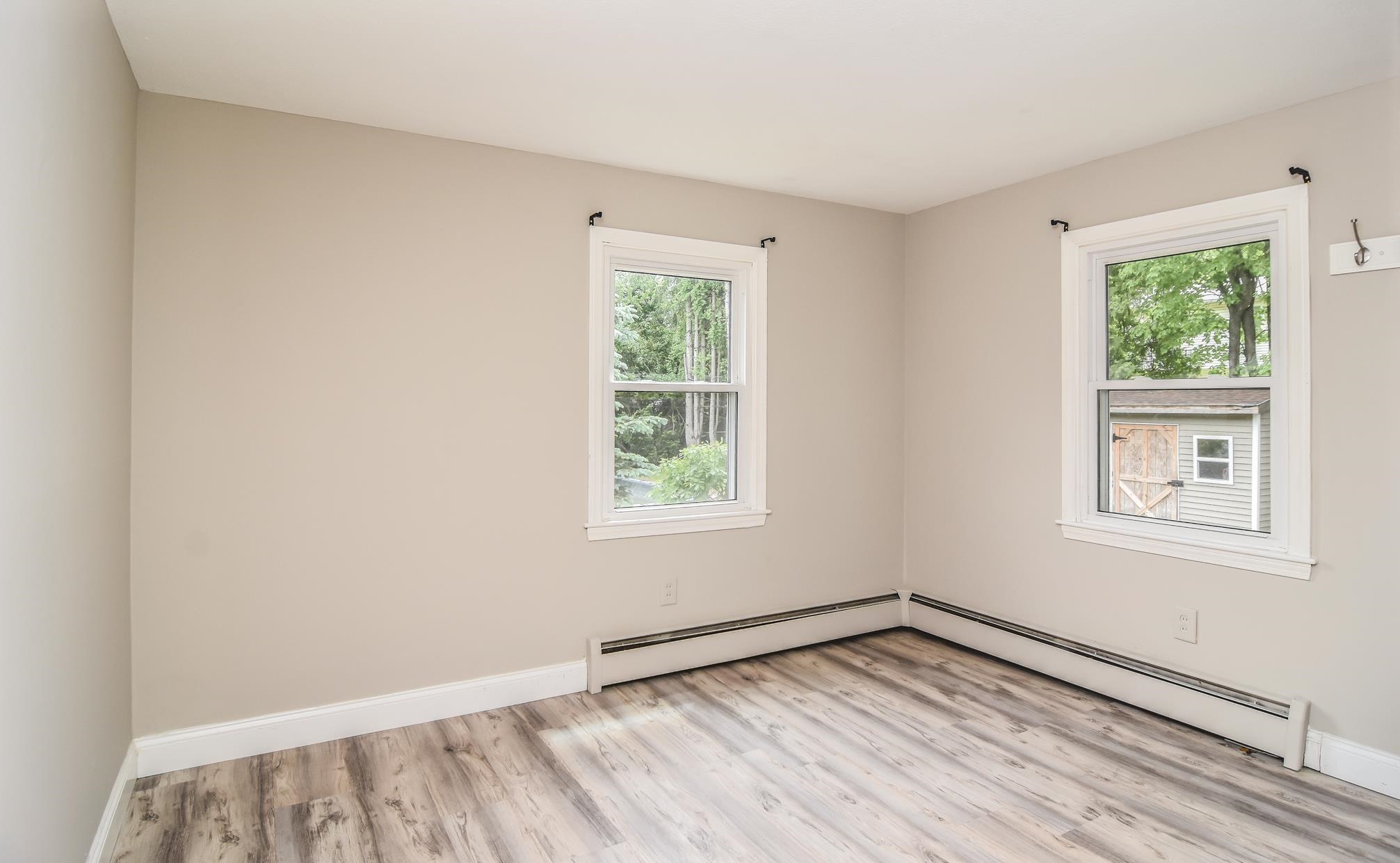 22 Greenwood Dr, Nashua, NH 03062