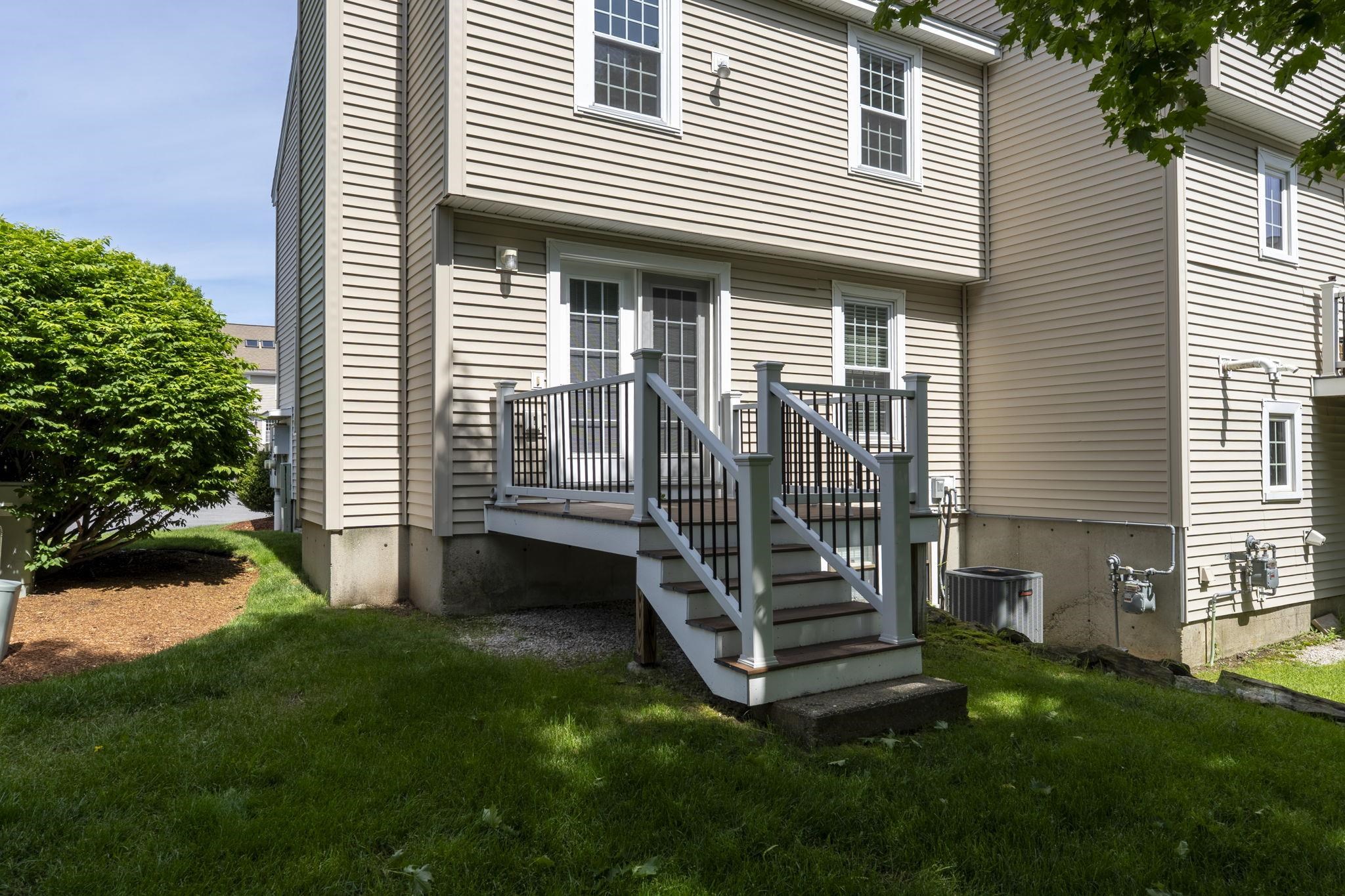 11 Sundown Dr, Derry, NH 03038