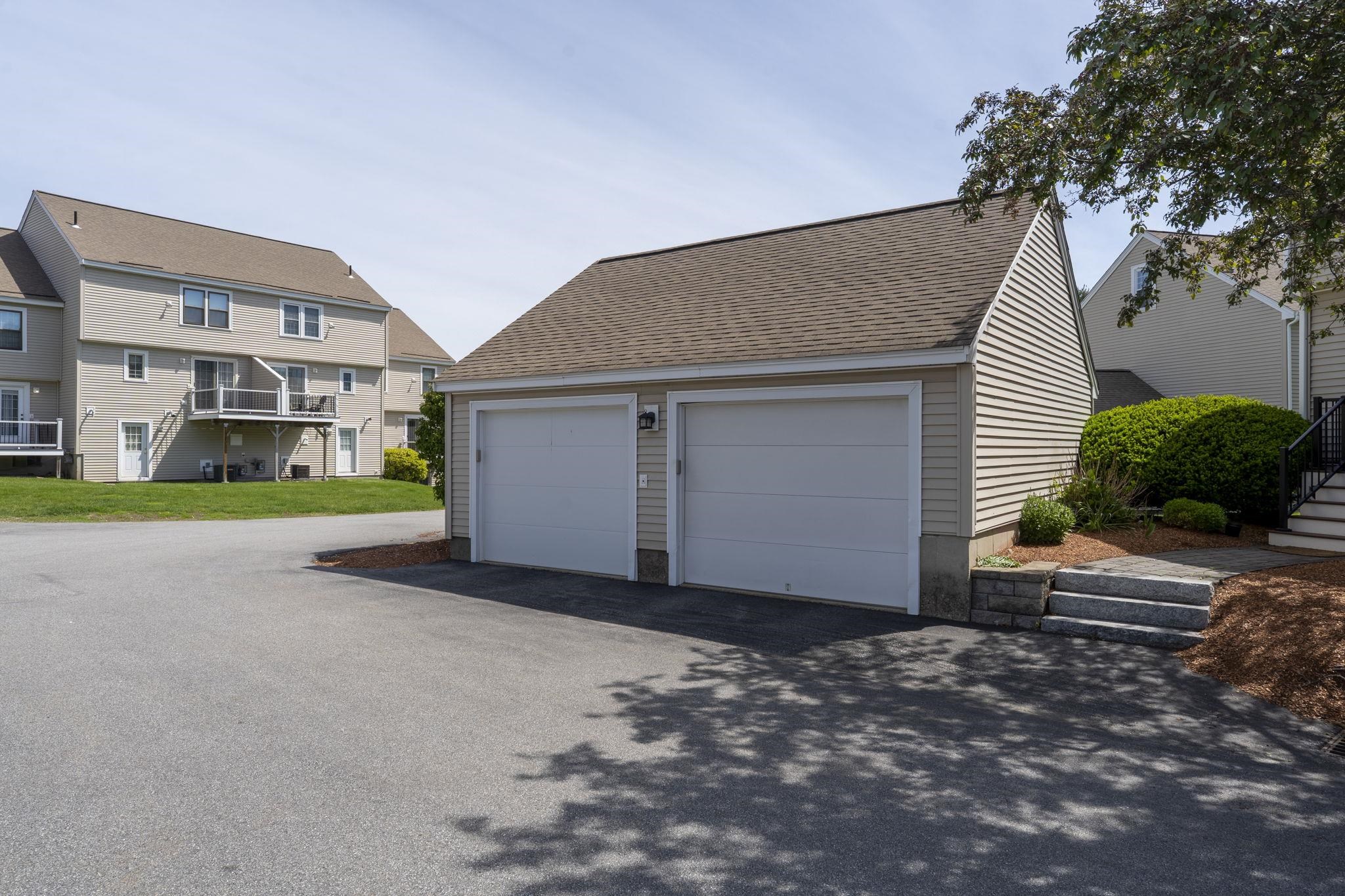 11 Sundown Dr, Derry, NH 03038