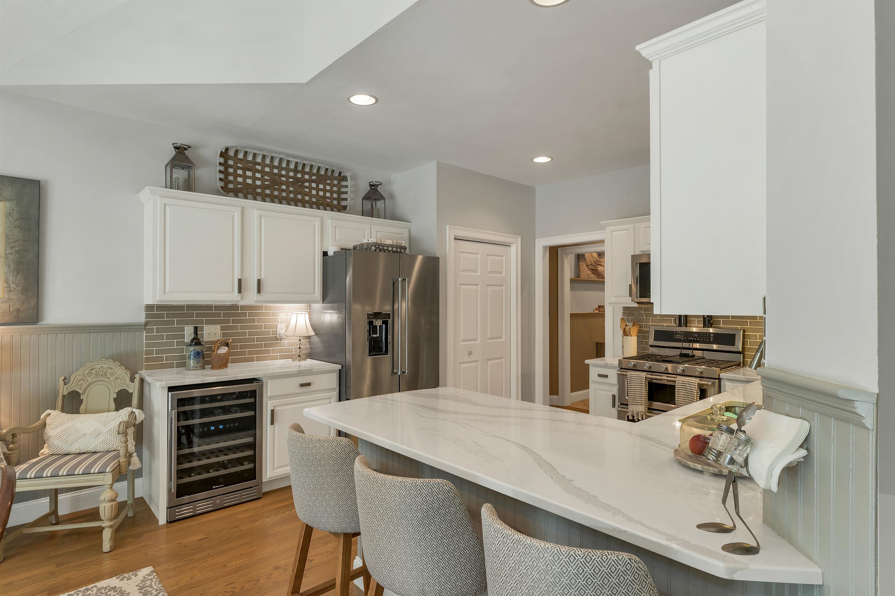 27 Sandpiper Ln, Merrimack, NH 03054