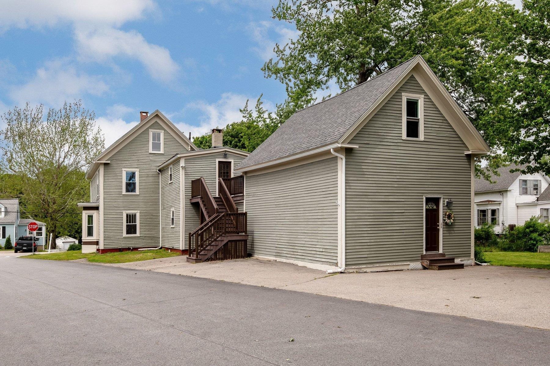 2 Lee St, Somersworth, NH 03878