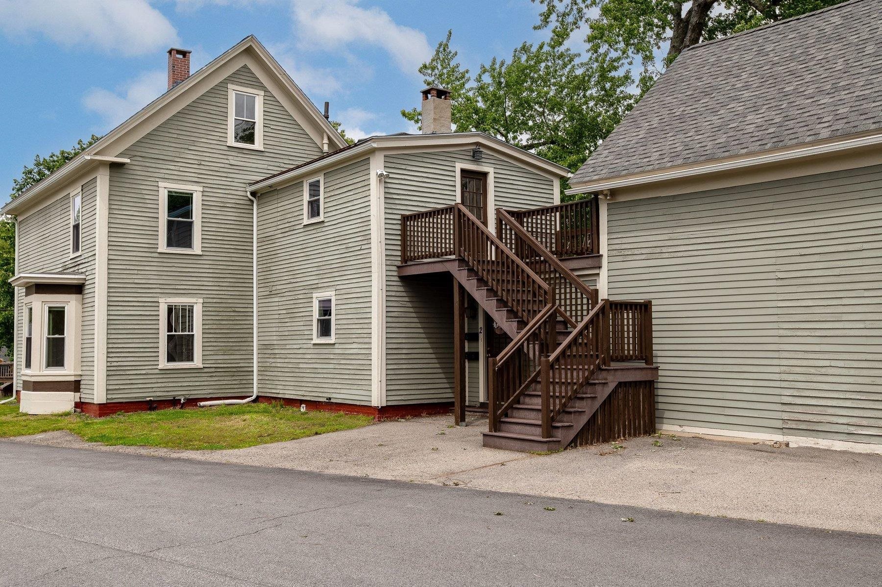 2 Lee St, Somersworth, NH 03878