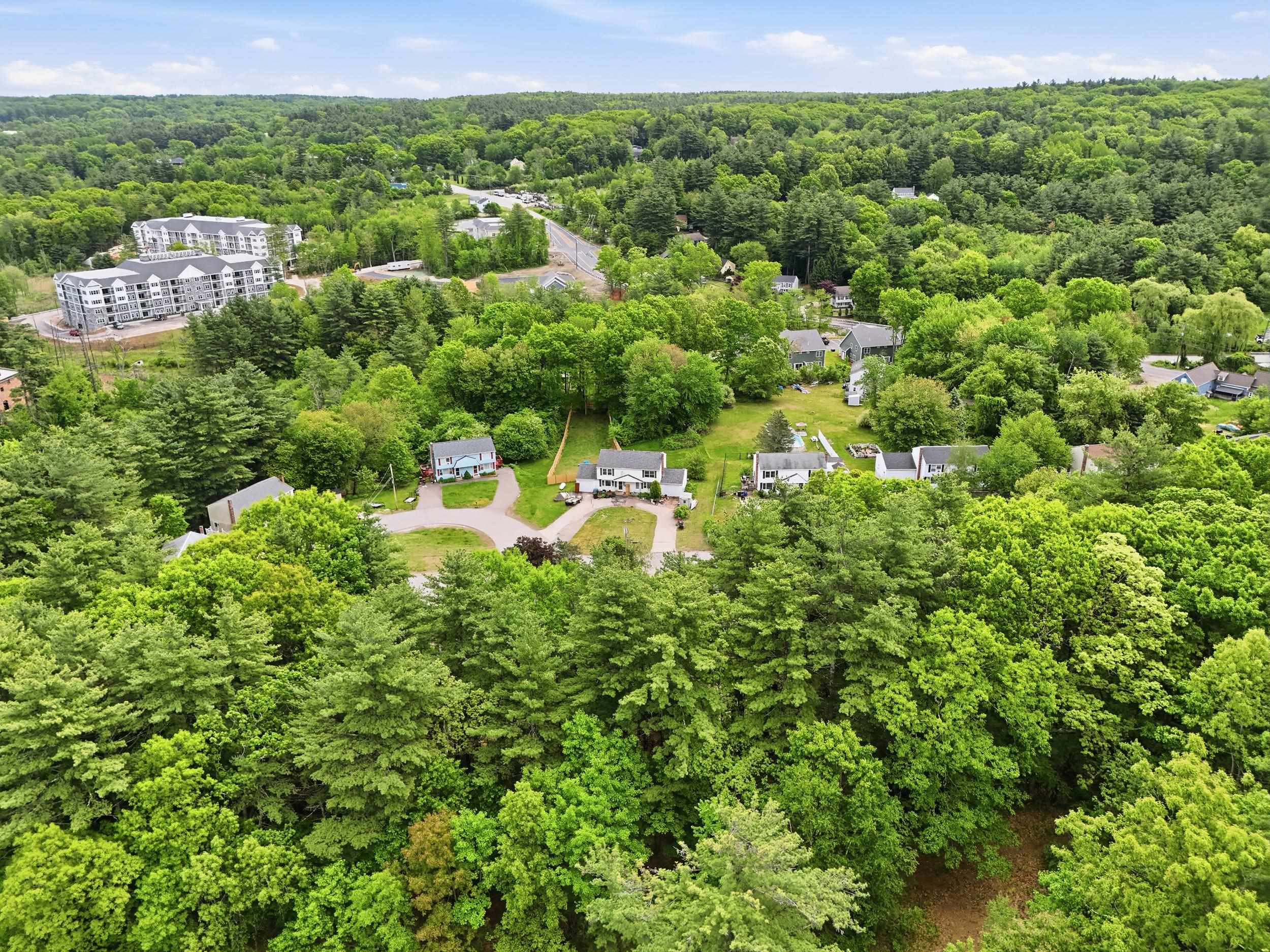 13 Sunnyside Ln, Derry, NH 03038