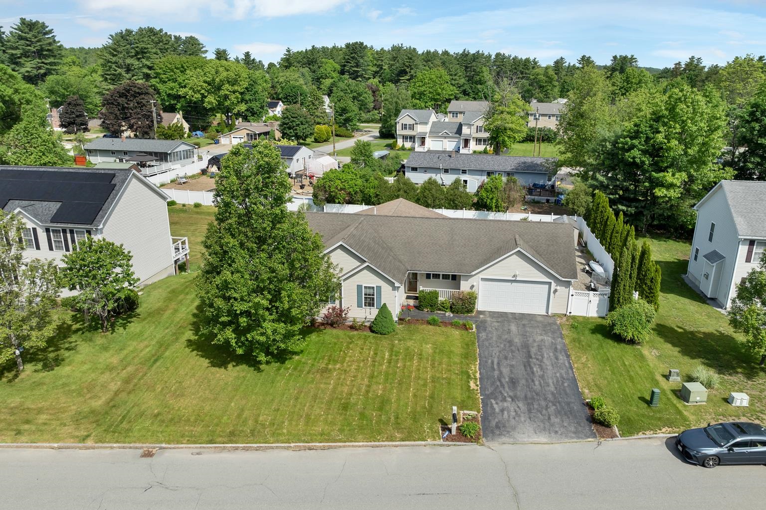 14 Preston St, Goffstown, NH 03045