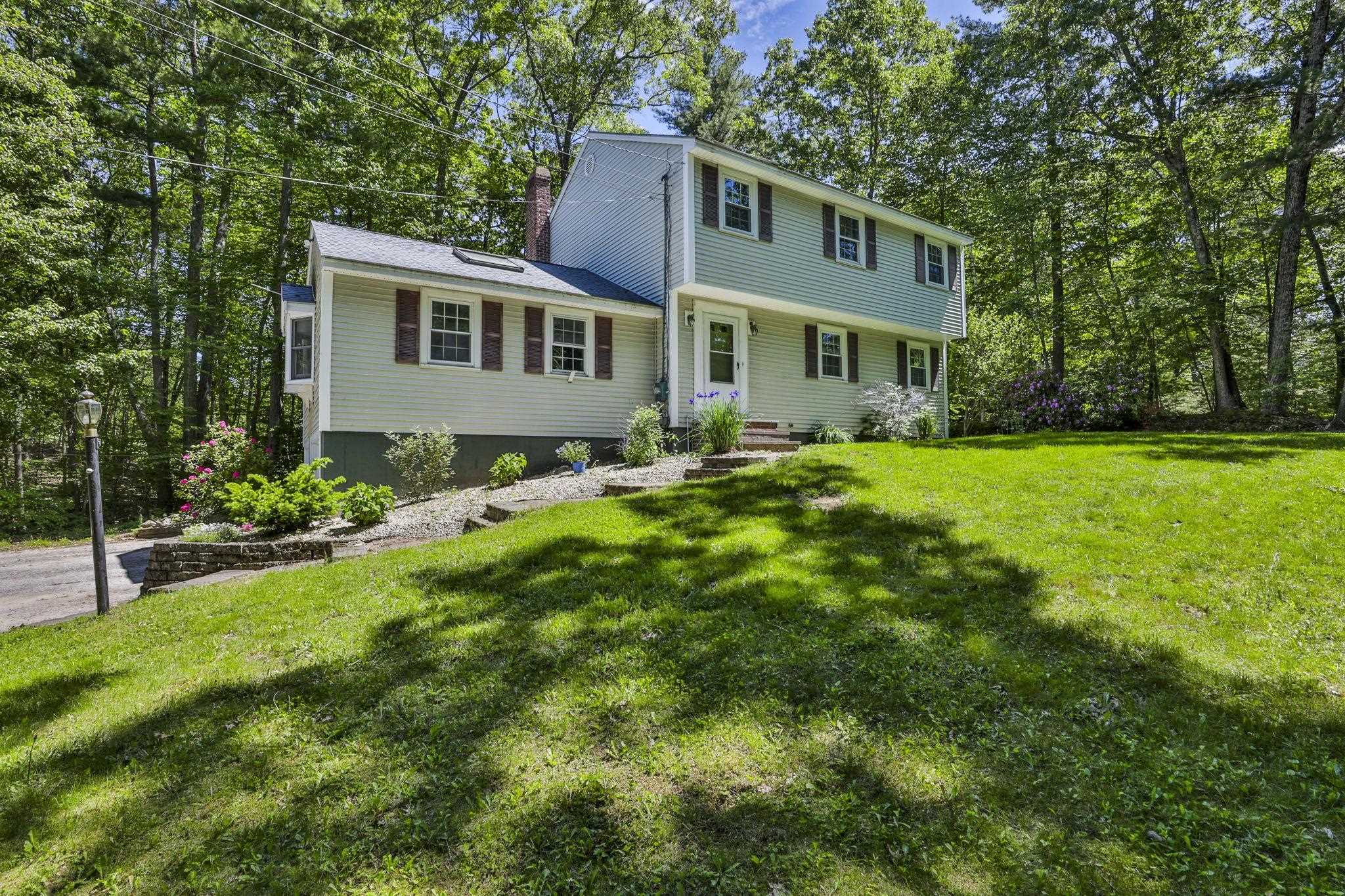 198 Wash Pond Rd, Hampstead, NH 03841
