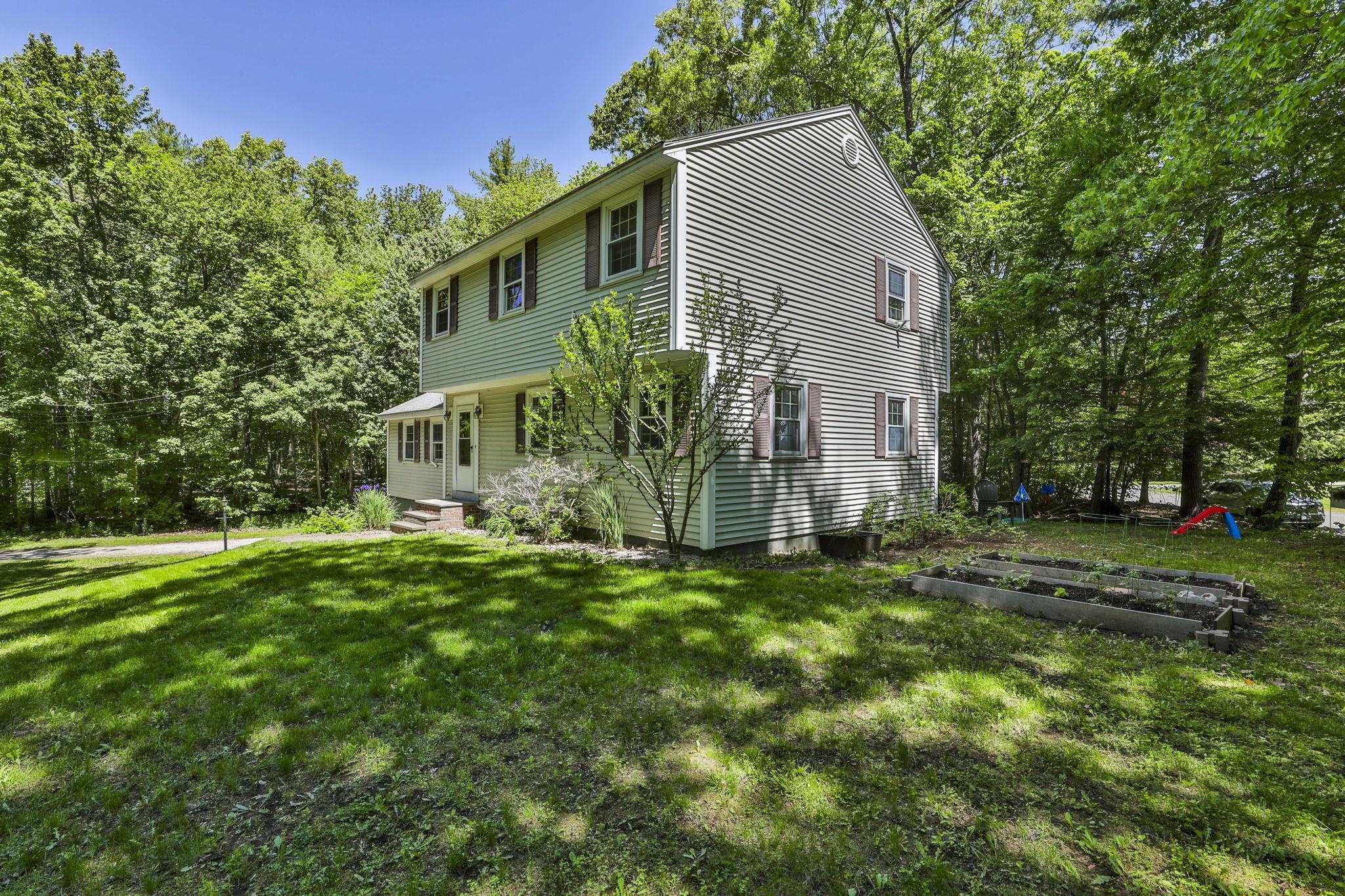 198 Wash Pond Rd, Hampstead, NH 03841