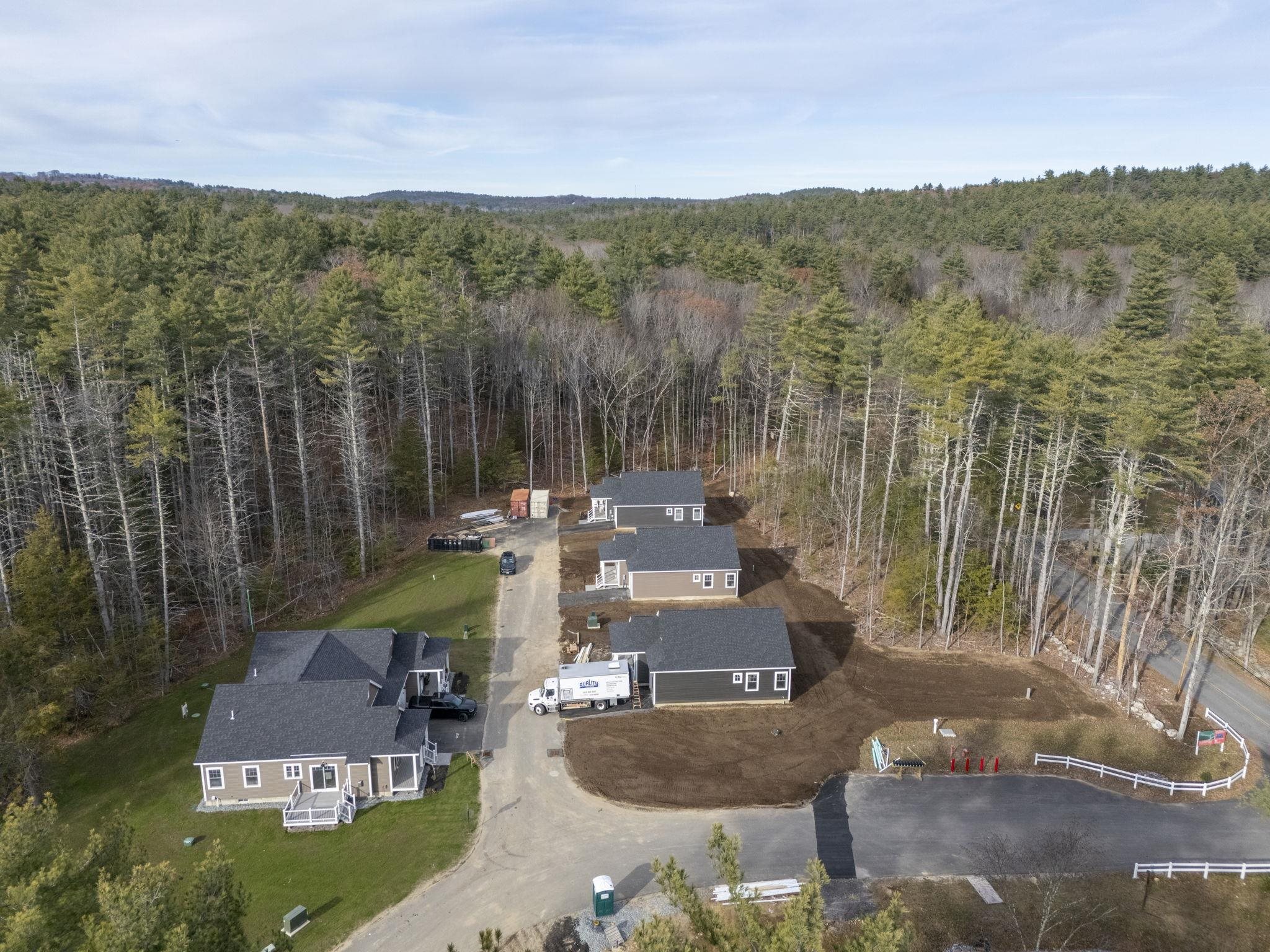 2 Debbie Ln, Amherst, NH 03031