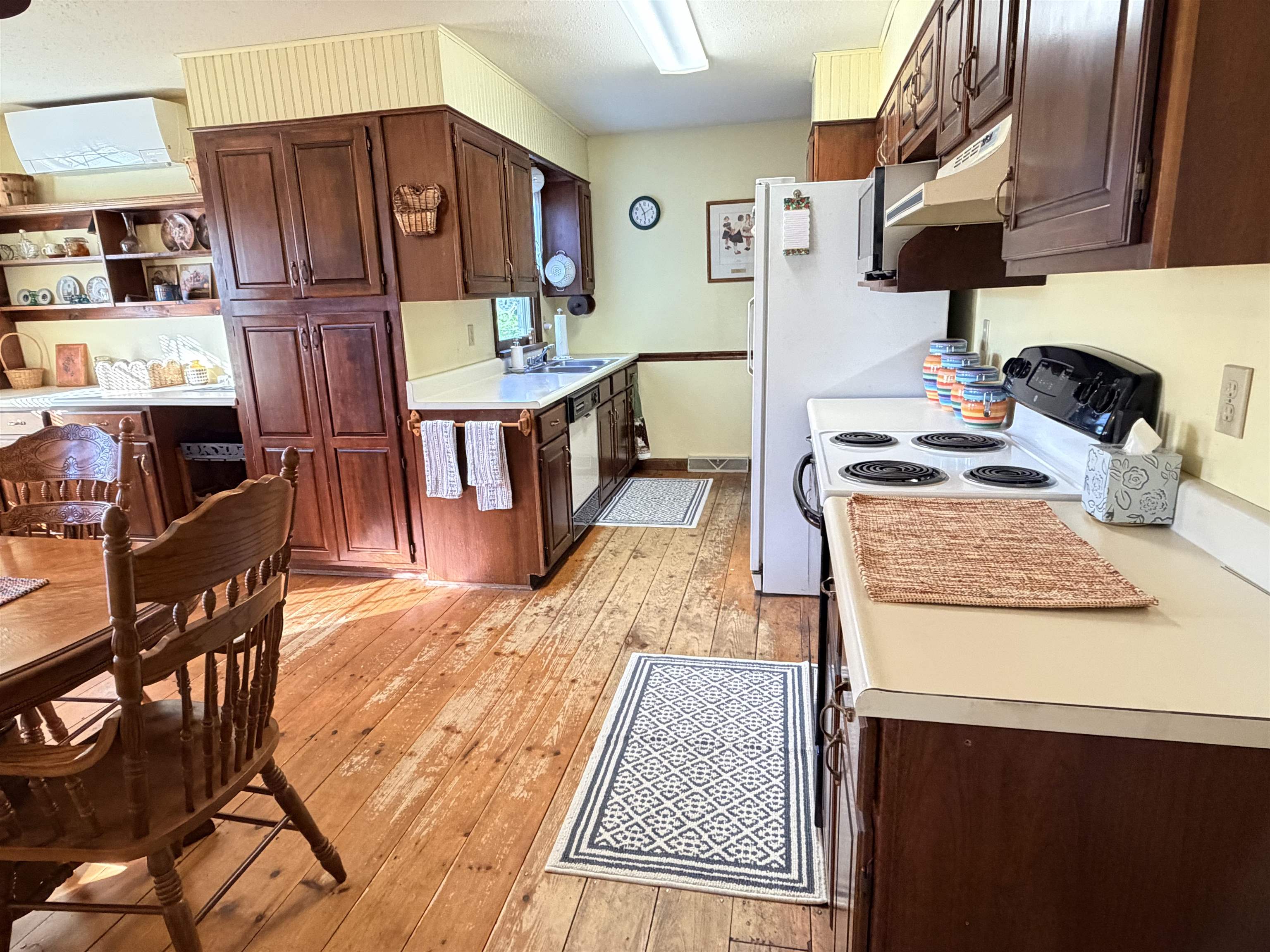 178 Holden Hill Rd, Langdon, NH 03602