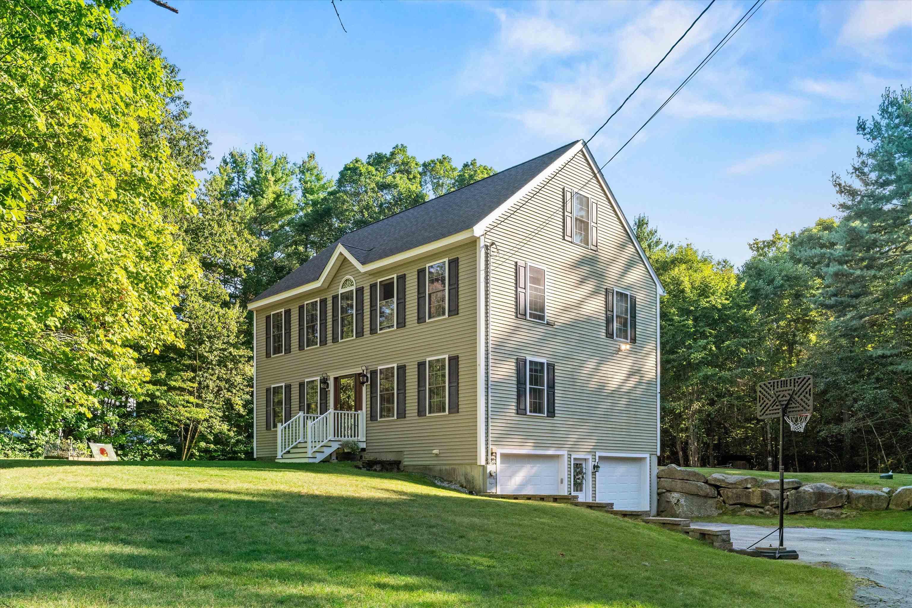 34 Chestnut Dr, Allenstown, NH 03275